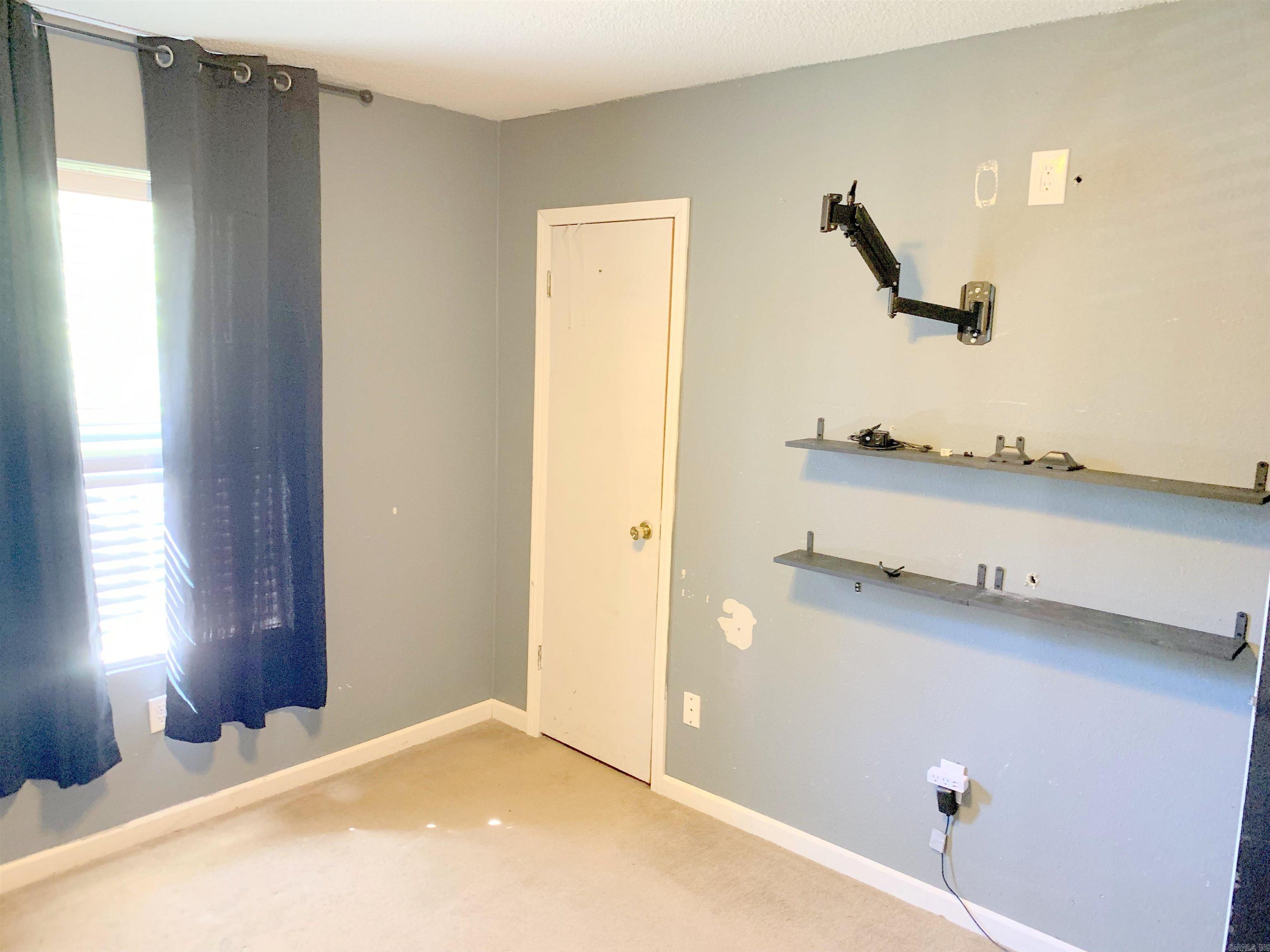 RIVER ROAD ESTATES - Residential