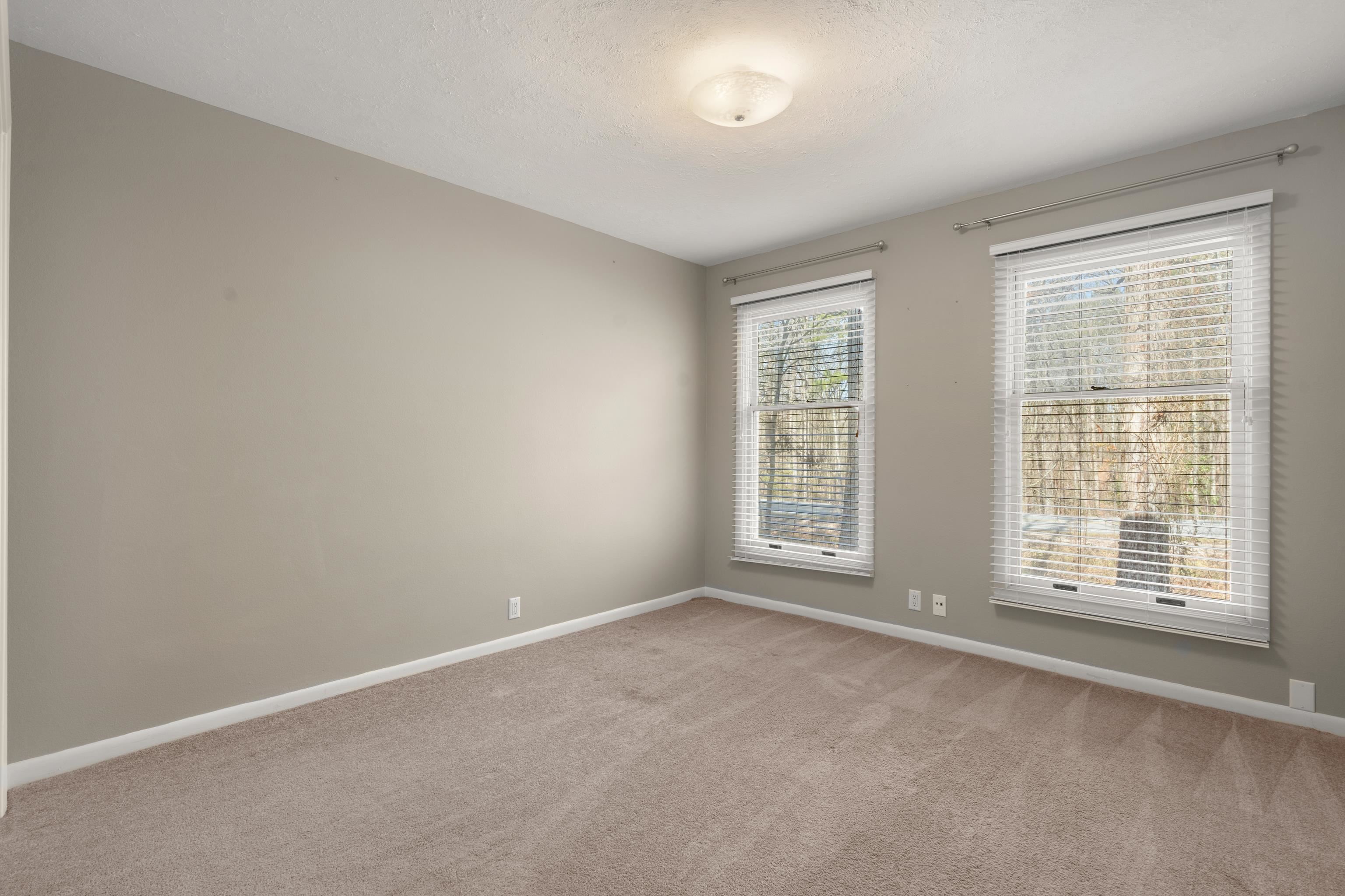 VALENCIA COURTS - Residential