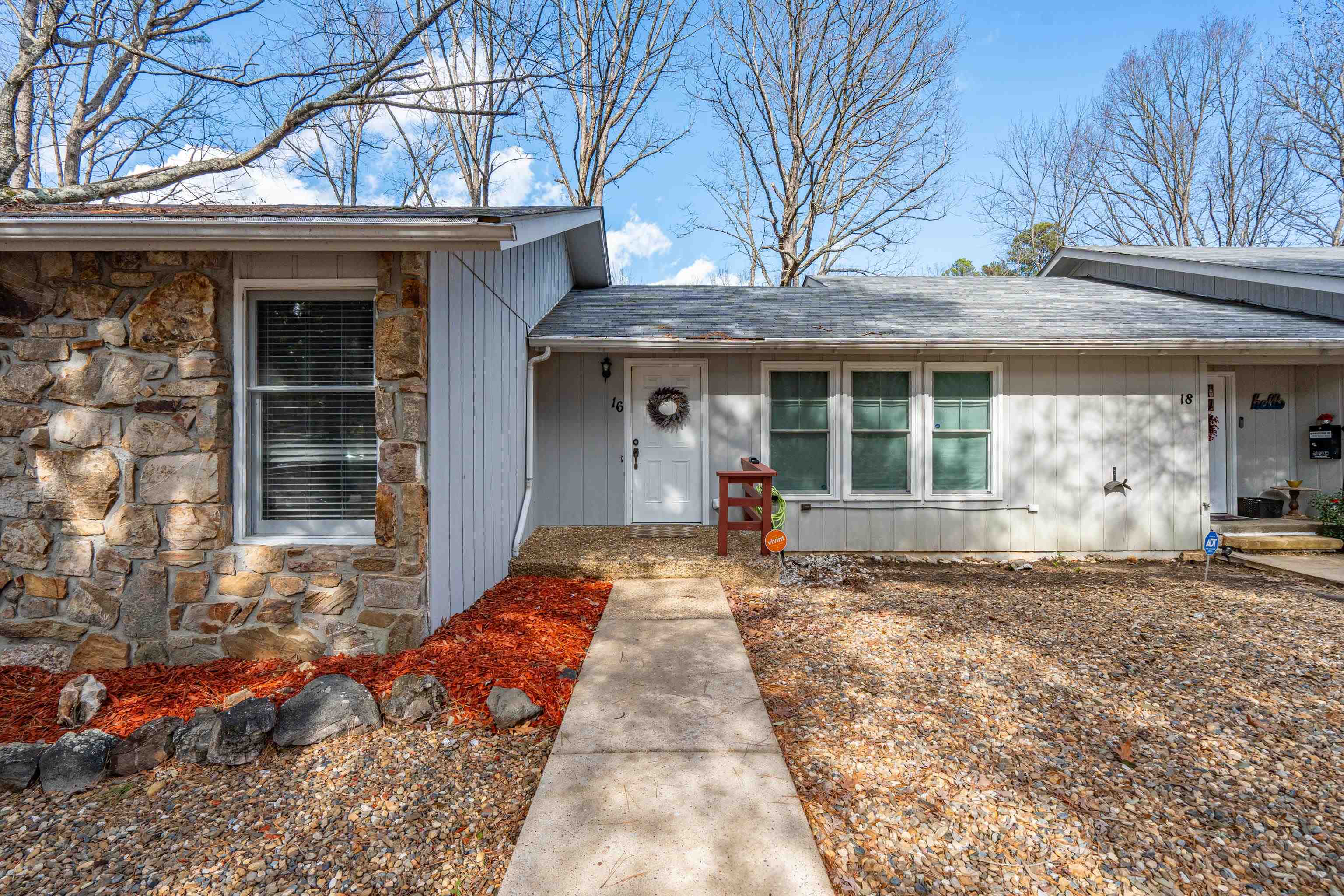 VALENCIA COURTS - Residential