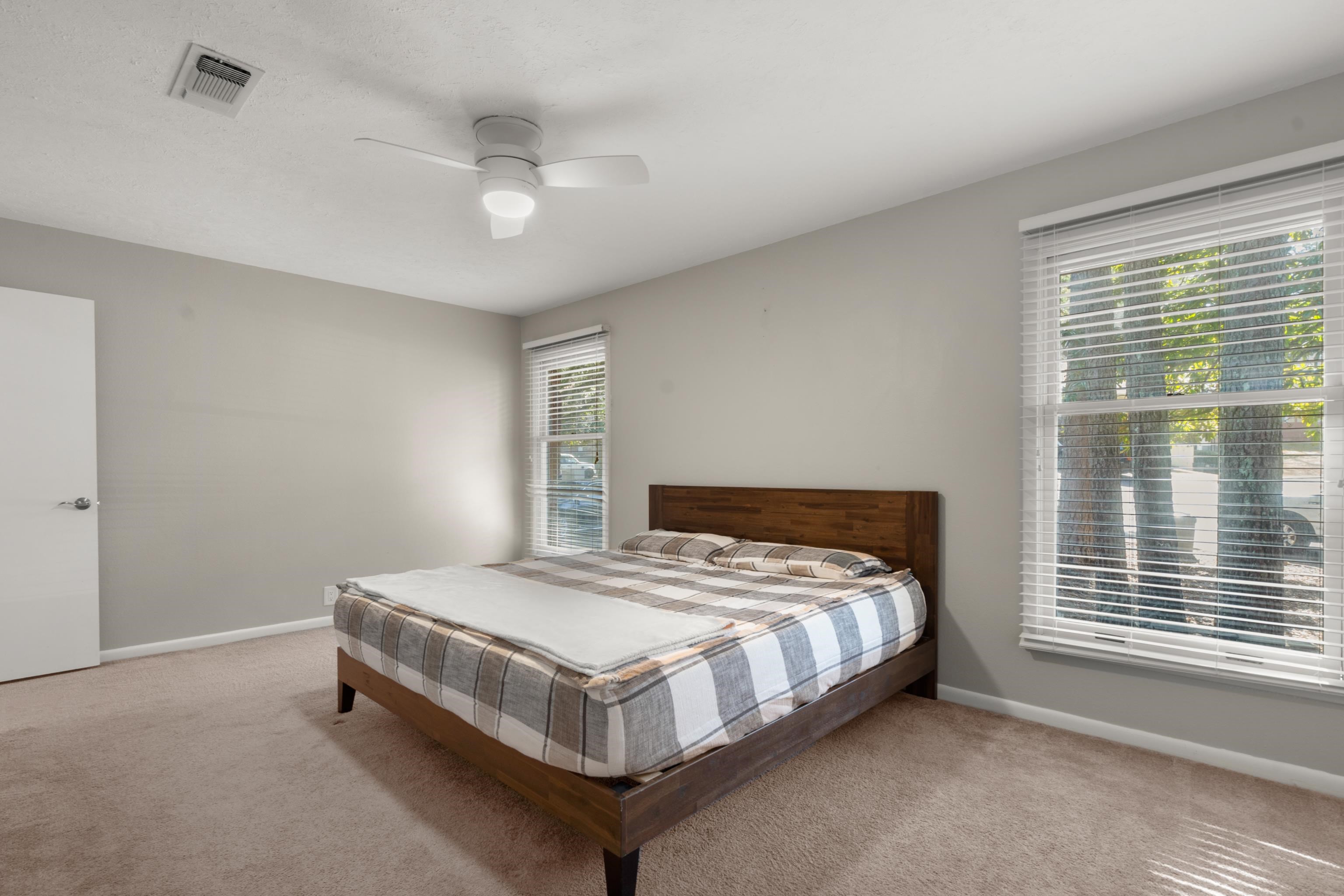 VALENCIA COURTS - Residential