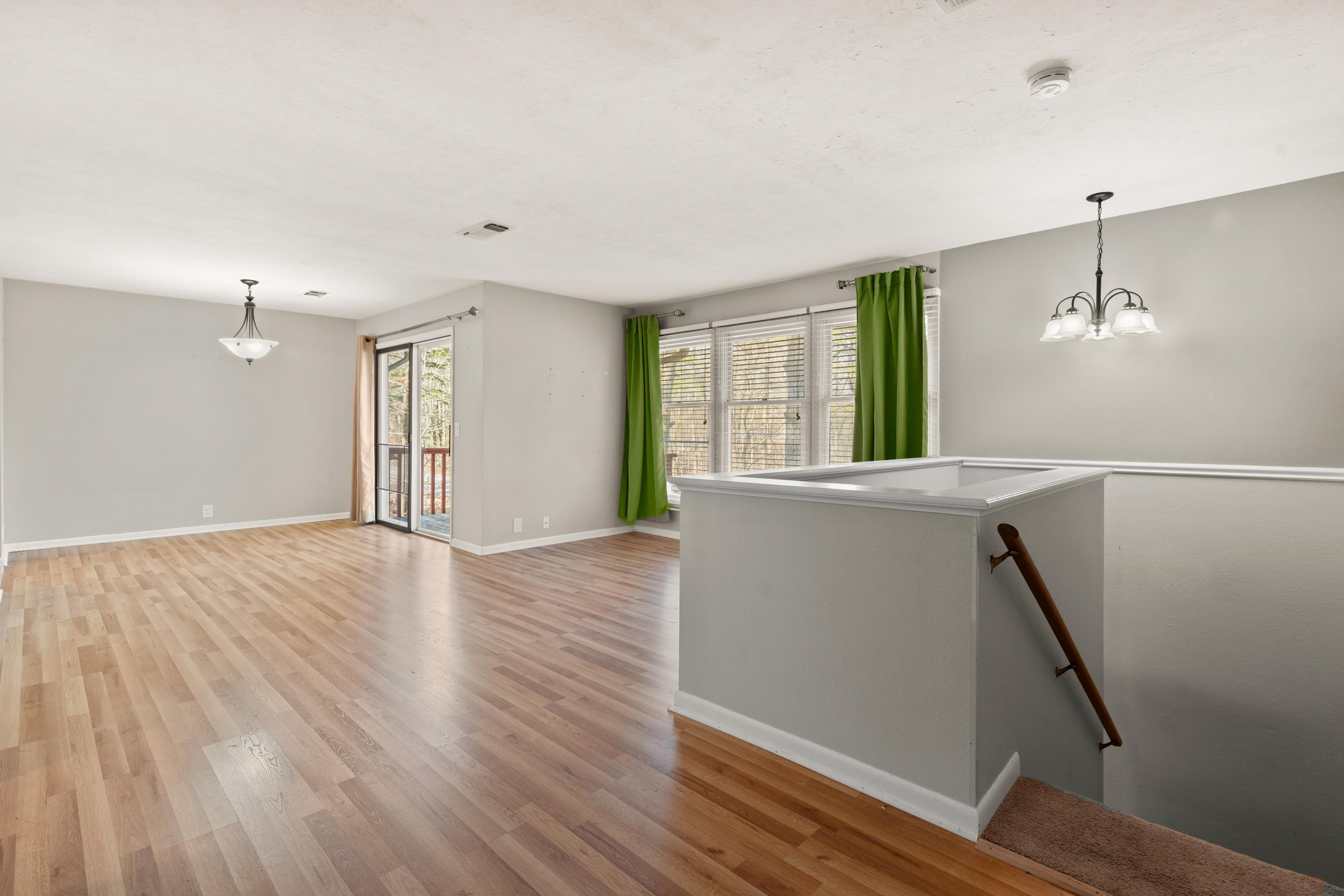 VALENCIA COURTS - Residential