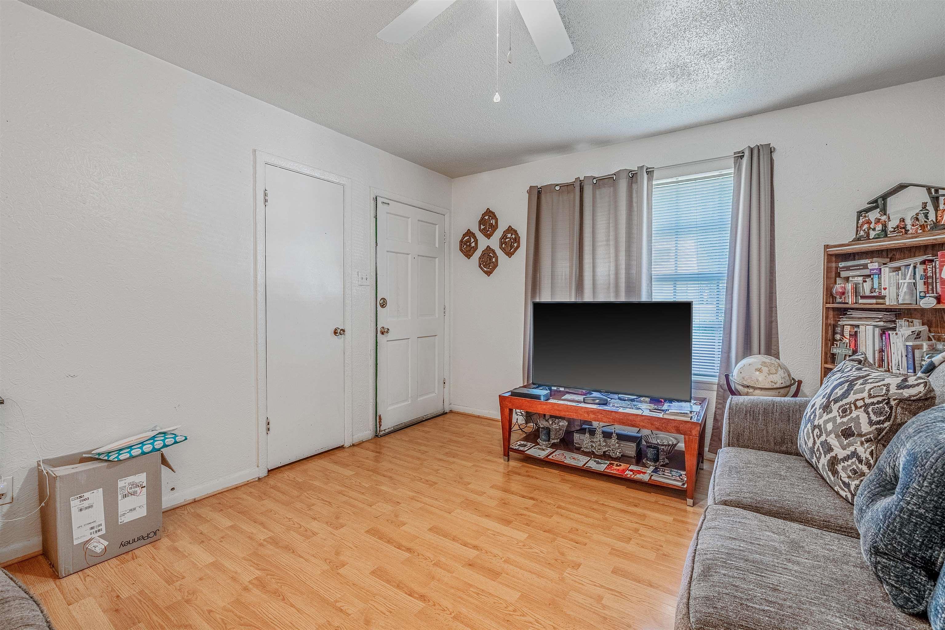 Royal Manor - Residential Income