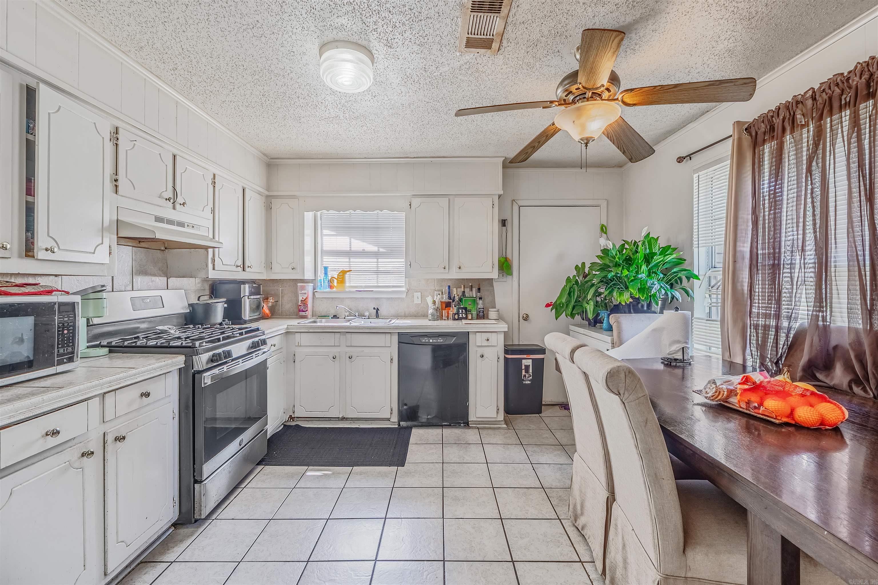 Royal Manor - Residential Income