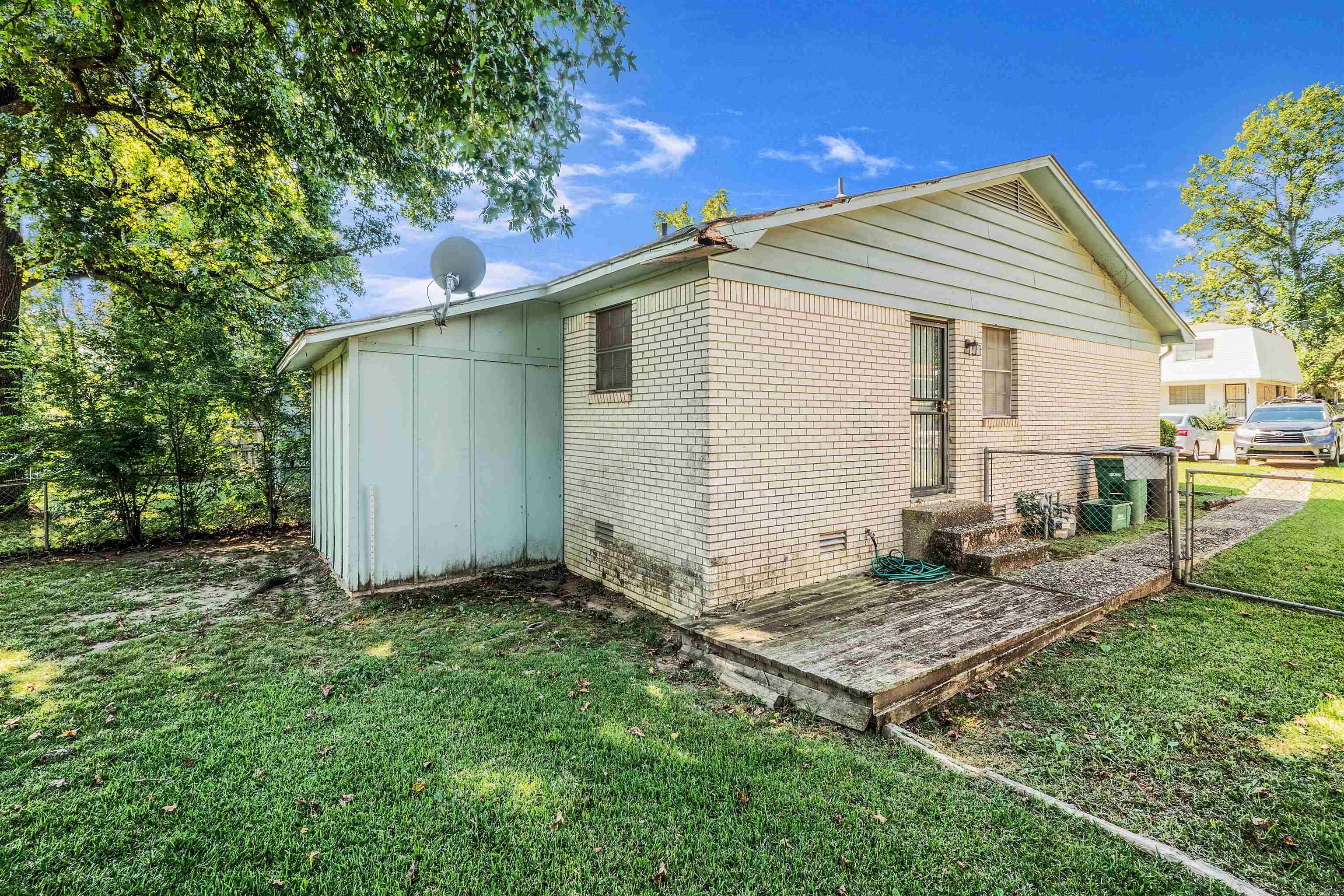 Royal Manor - Residential Income