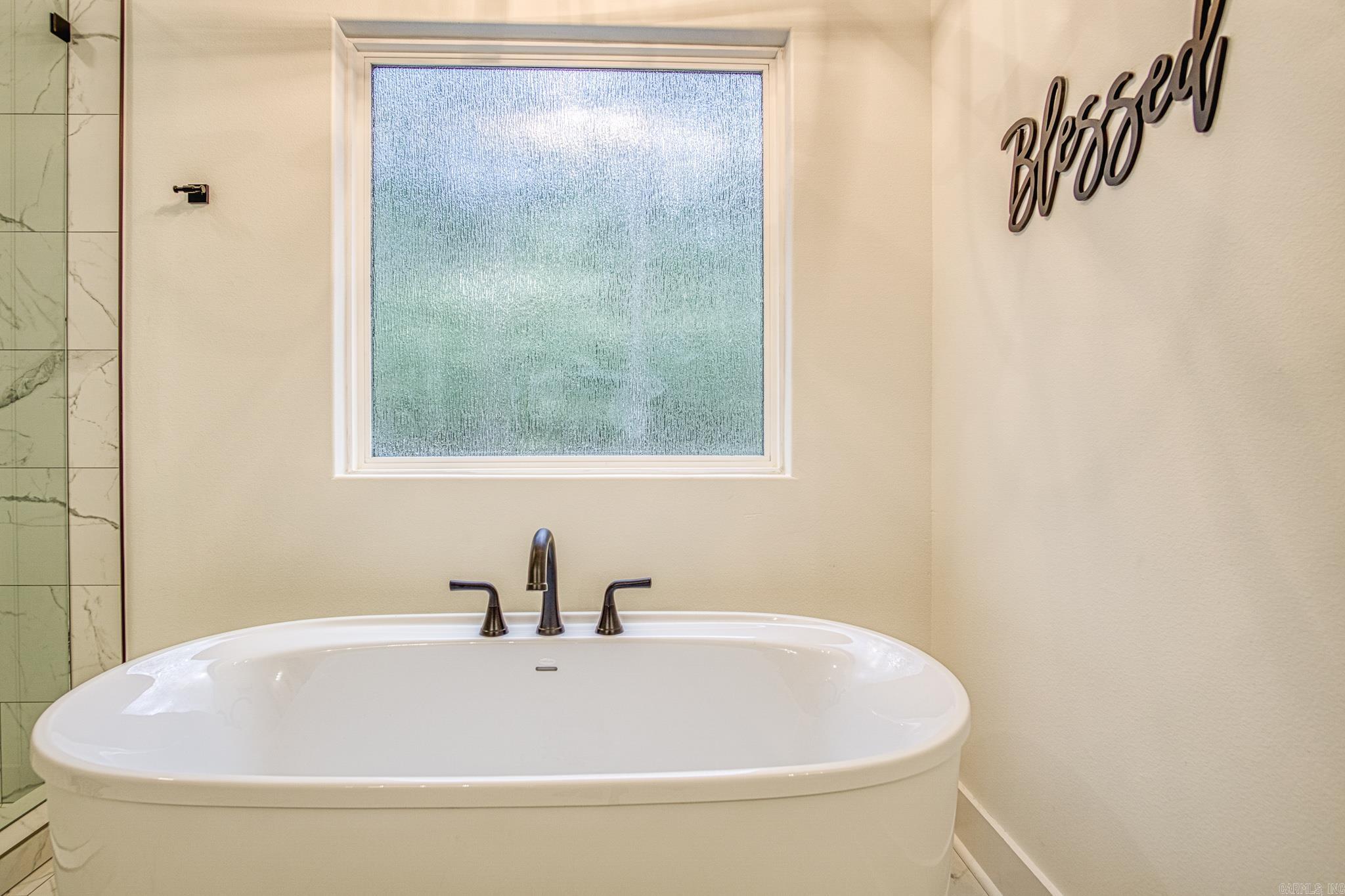 ALTA VISTA - Residential