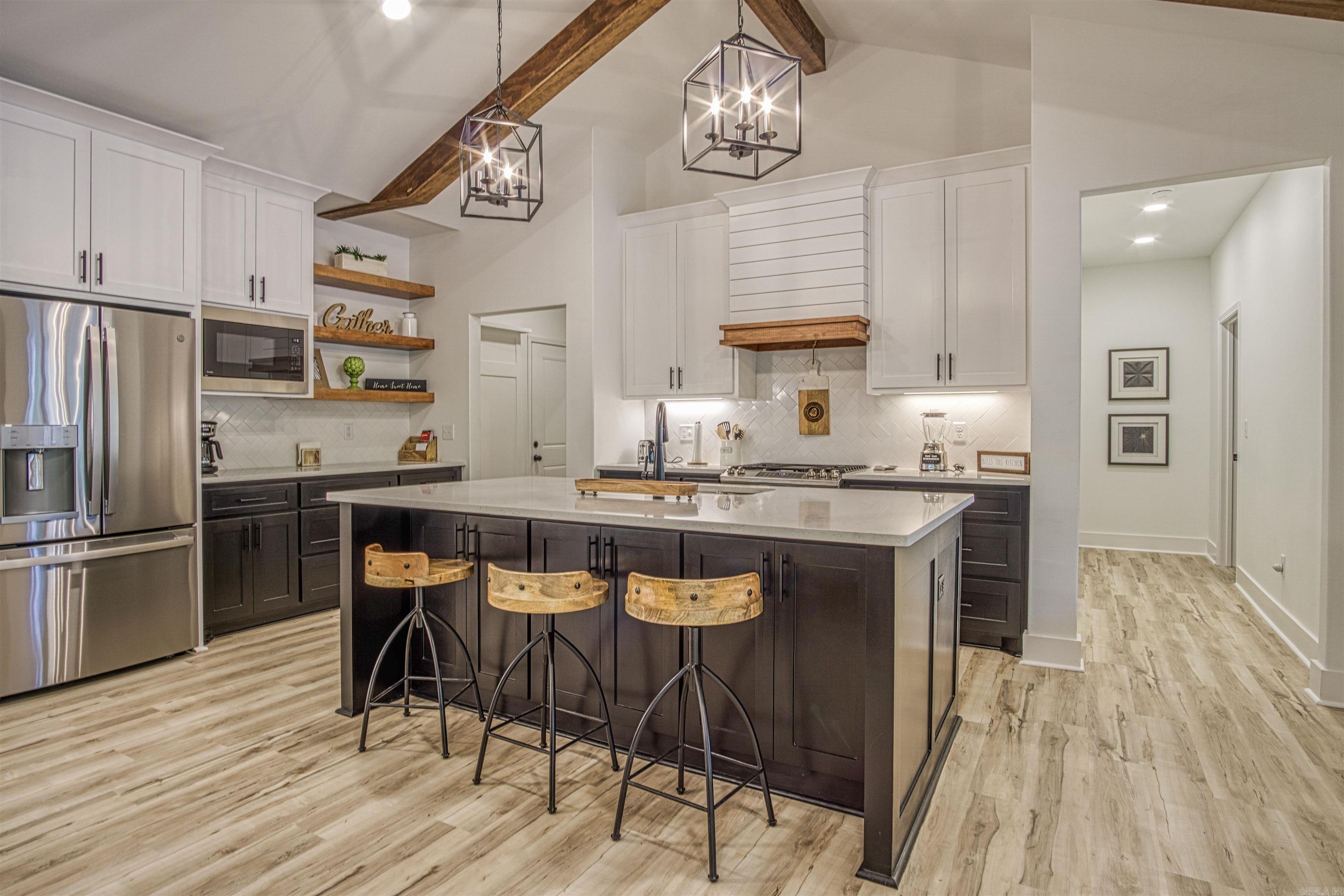 ALTA VISTA - Residential