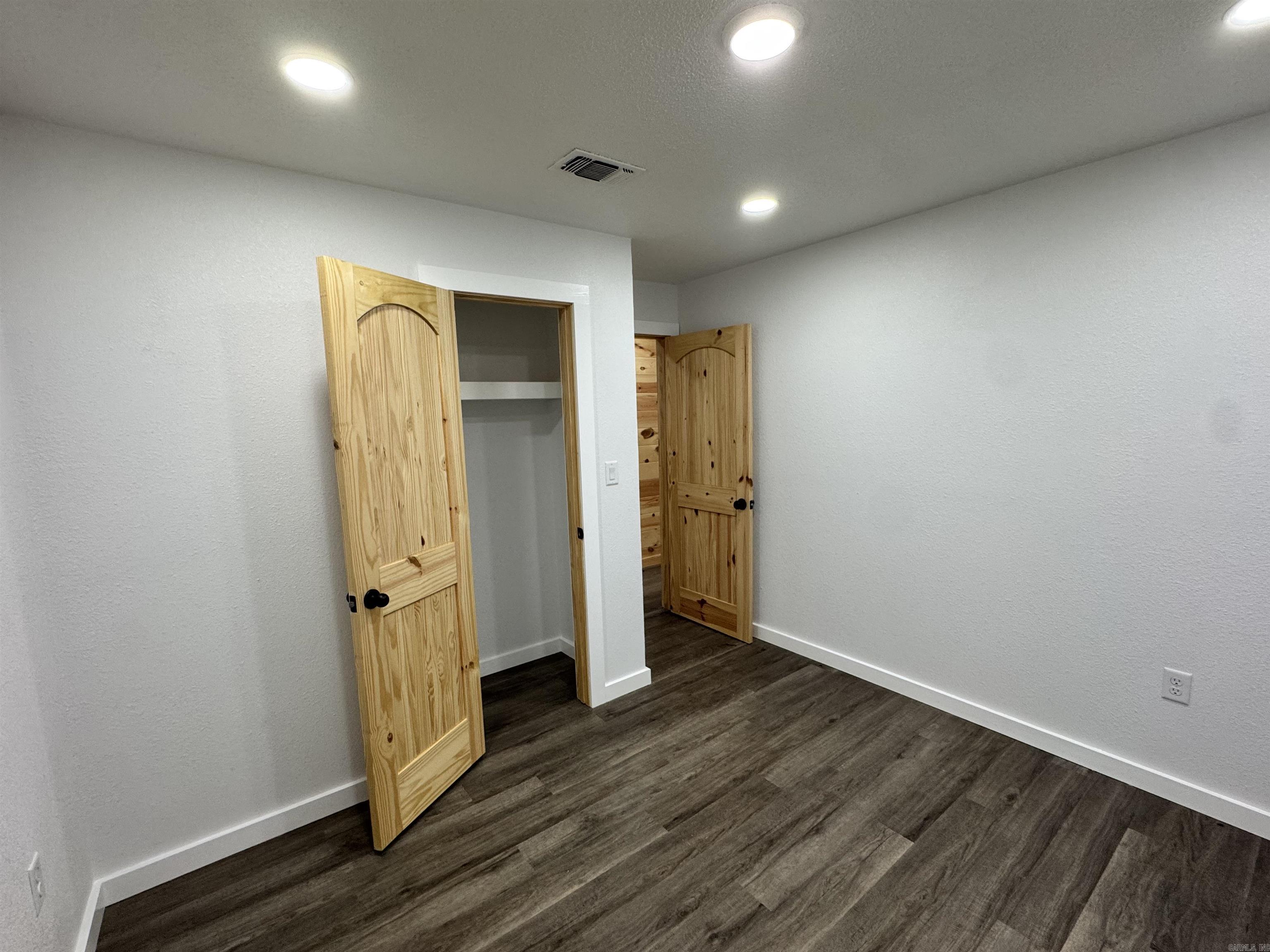 Grannis - Residential