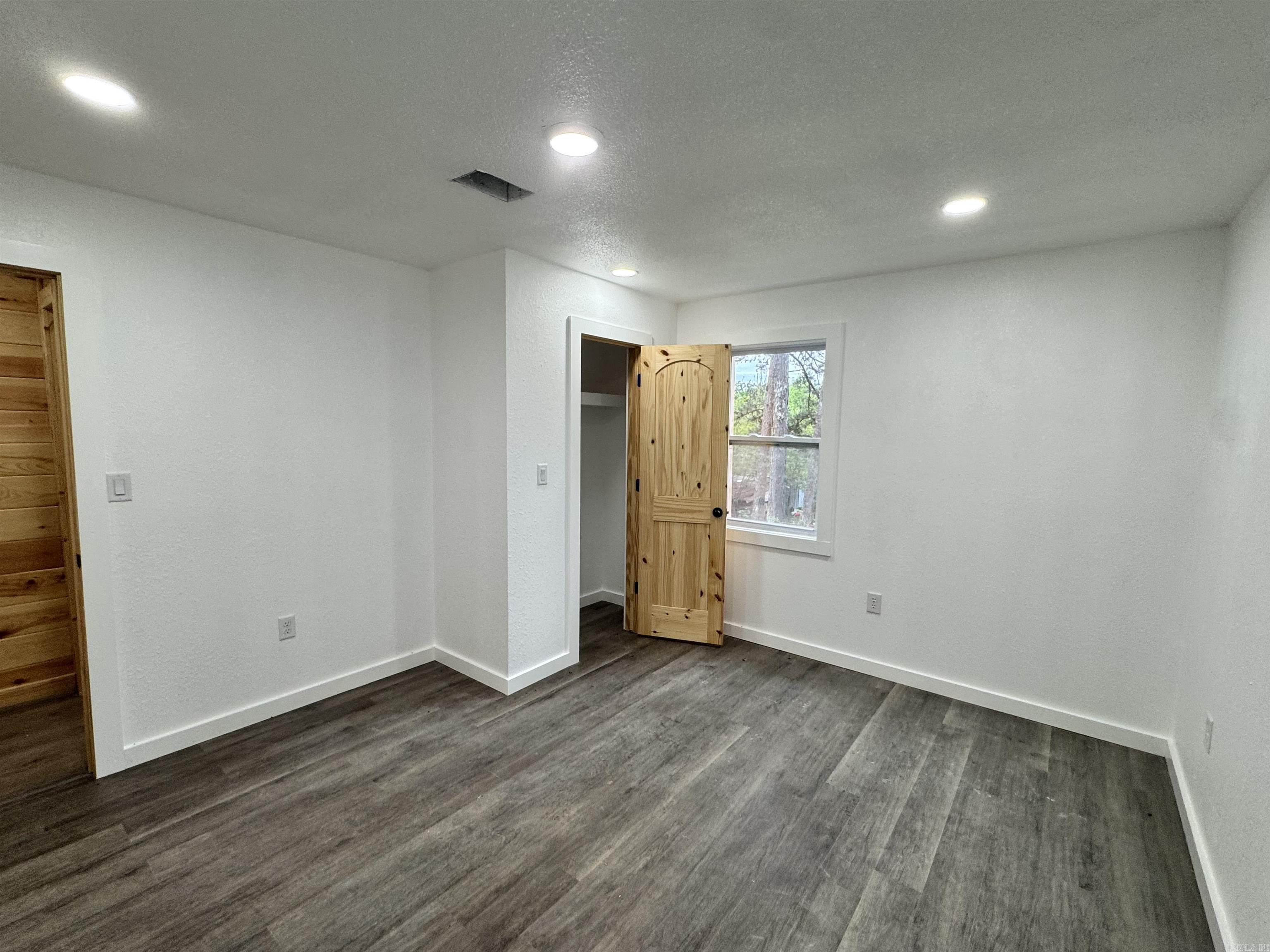 Grannis - Residential