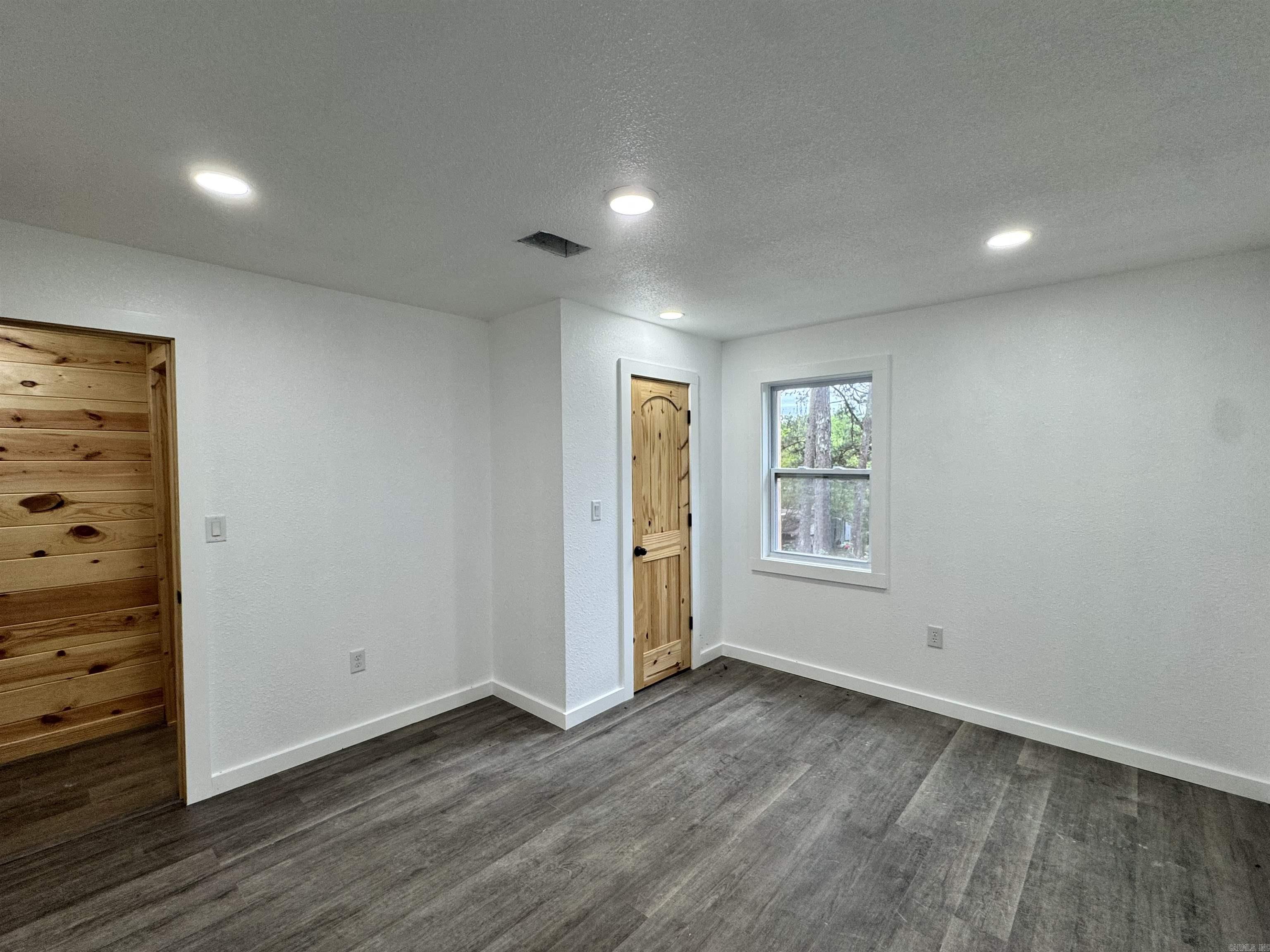 Grannis - Residential