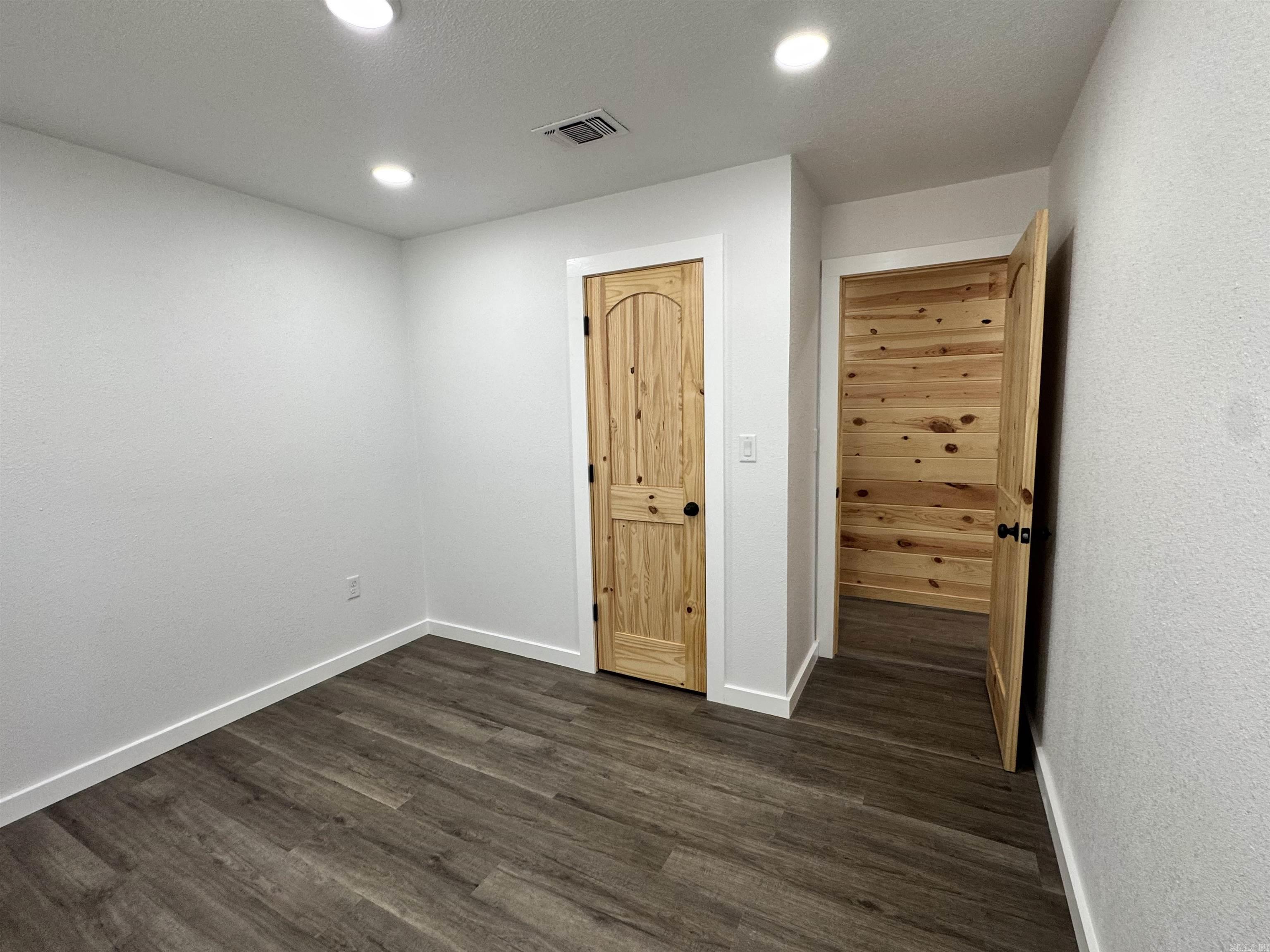 Grannis - Residential
