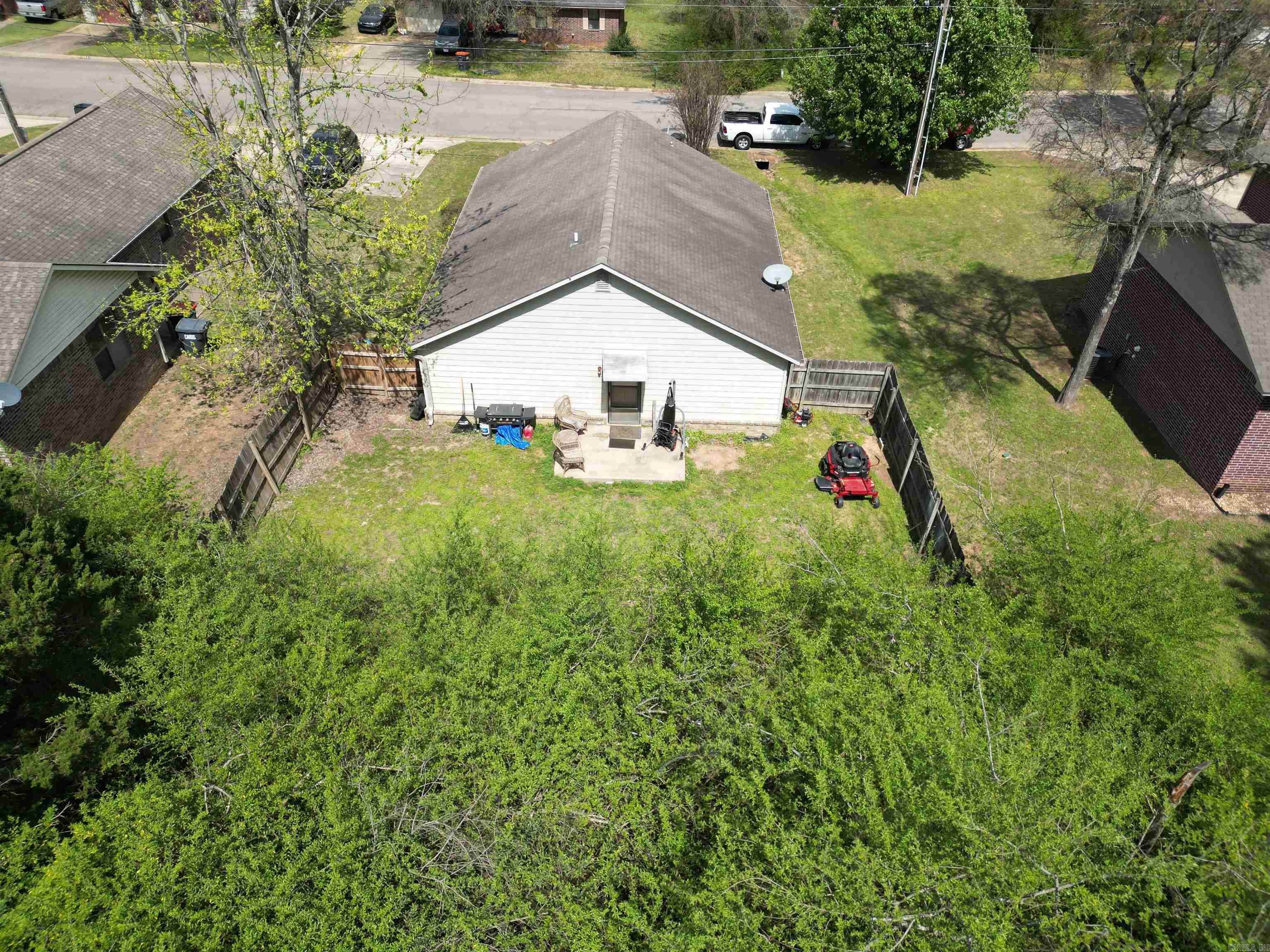 RAY LEE JR 4TH SUB DIV - Residential