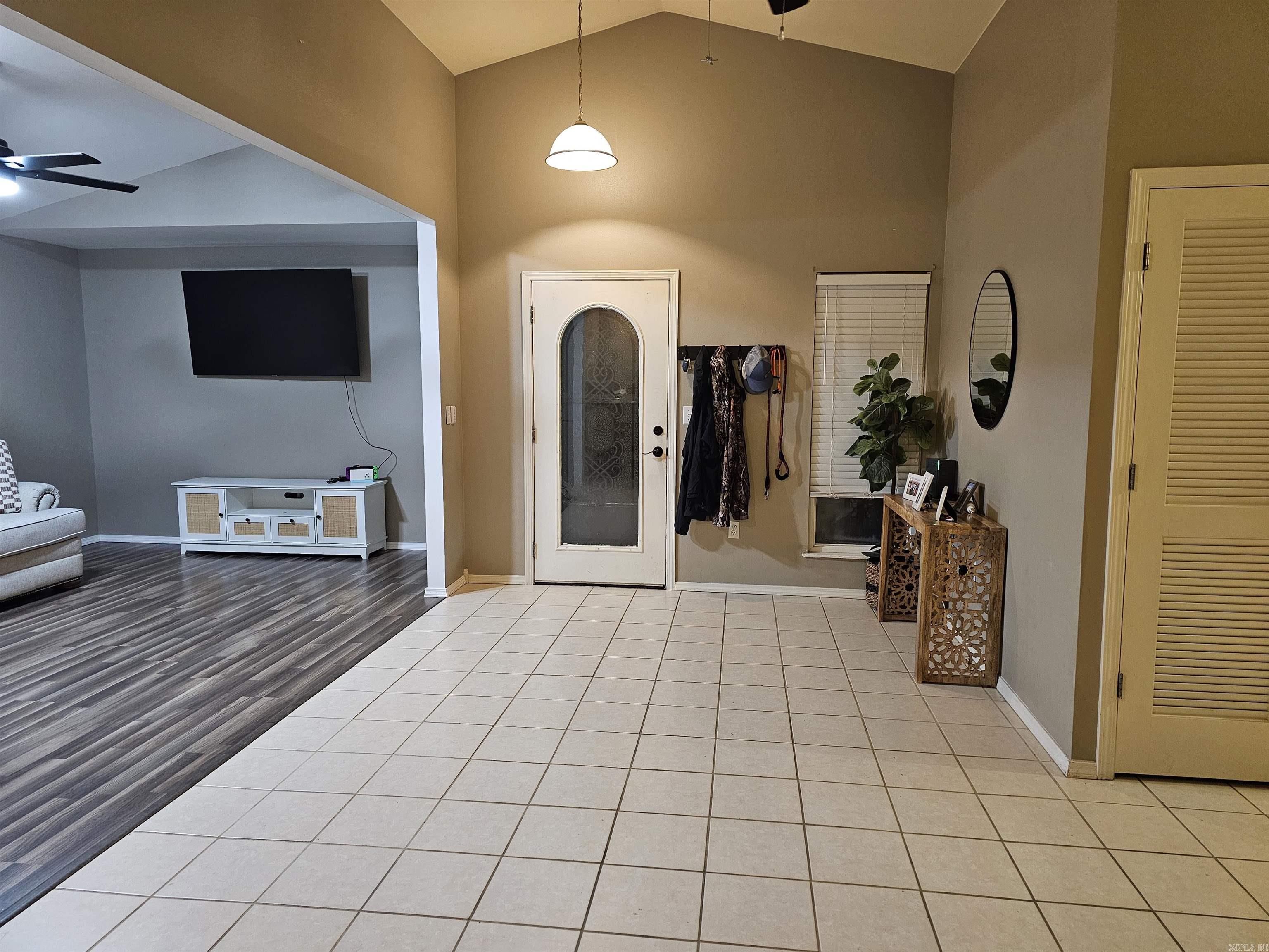 RAY LEE JR 4TH SUB DIV - Residential