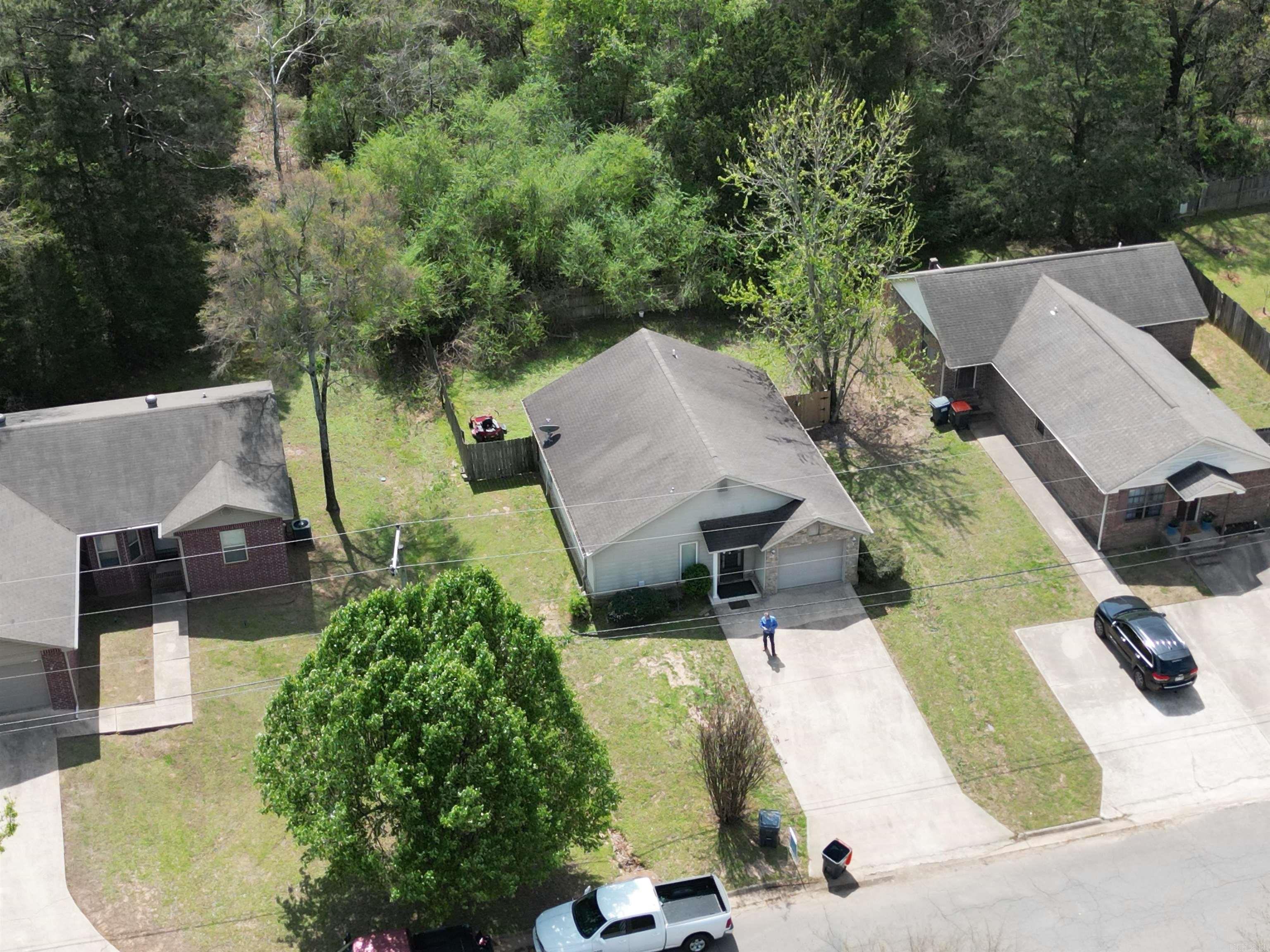 RAY LEE JR 4TH SUB DIV - Residential