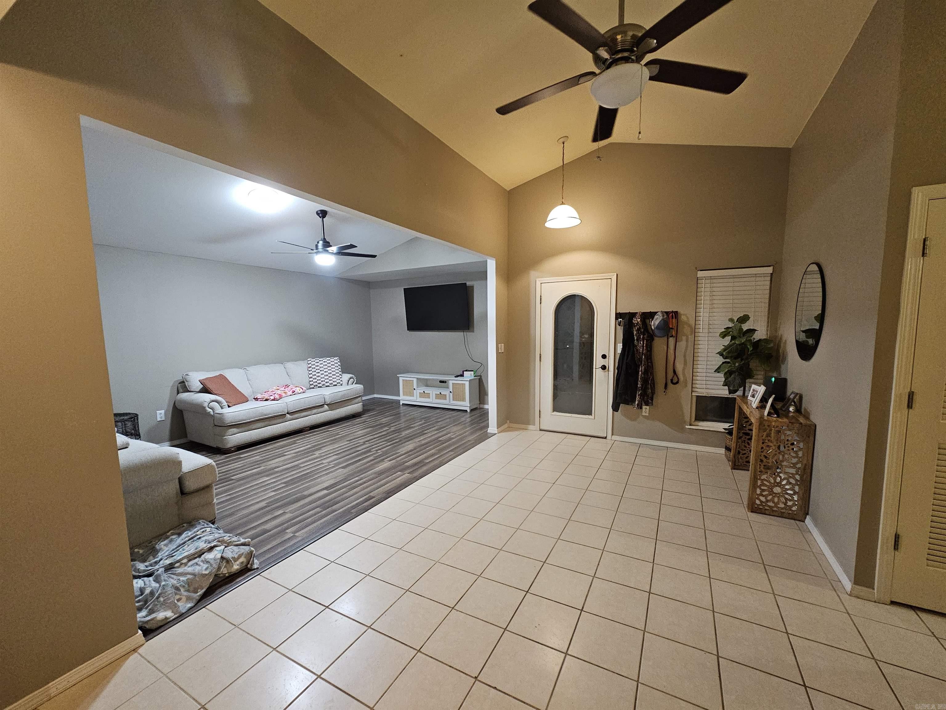 RAY LEE JR 4TH SUB DIV - Residential