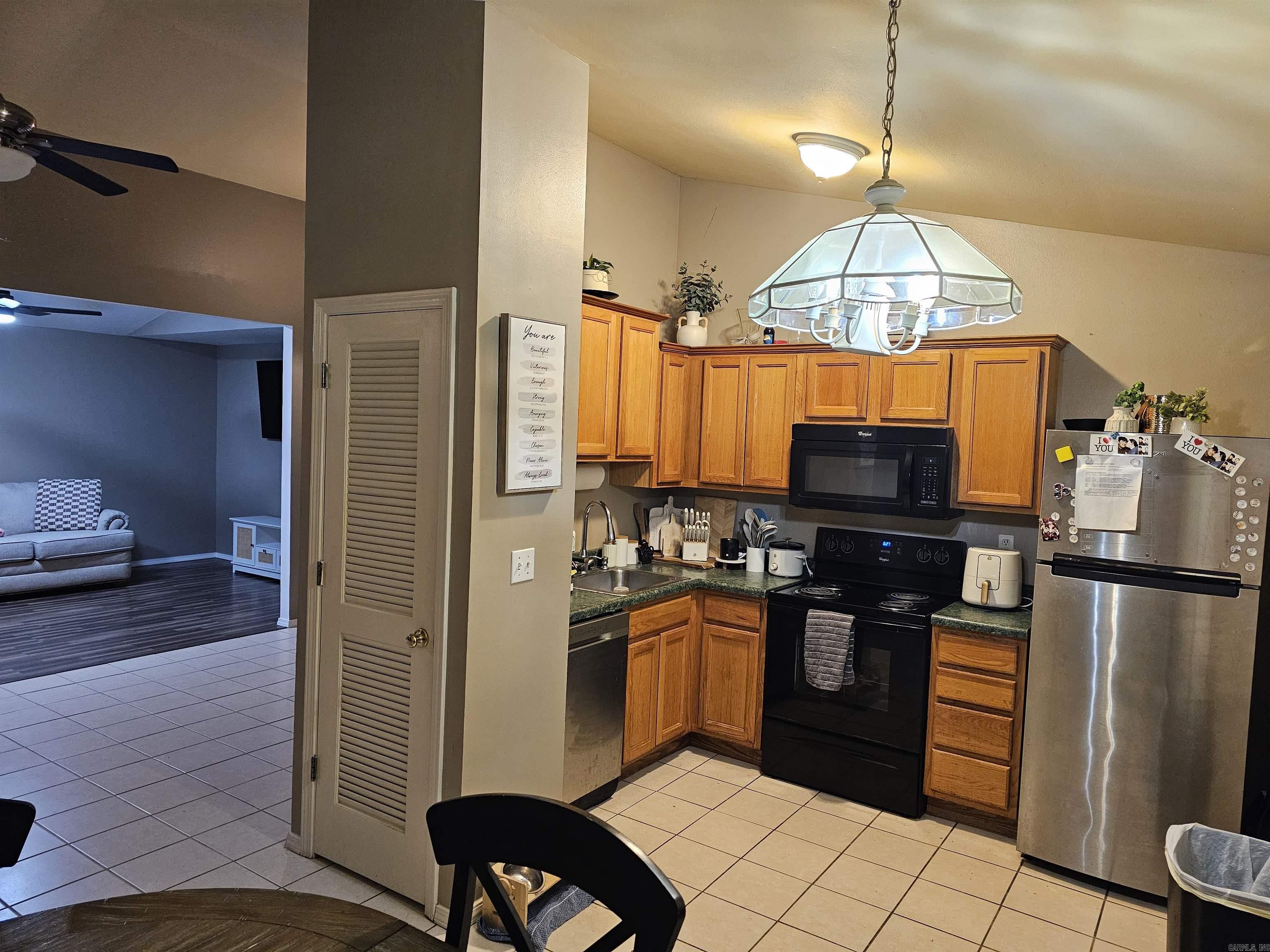 RAY LEE JR 4TH SUB DIV - Residential