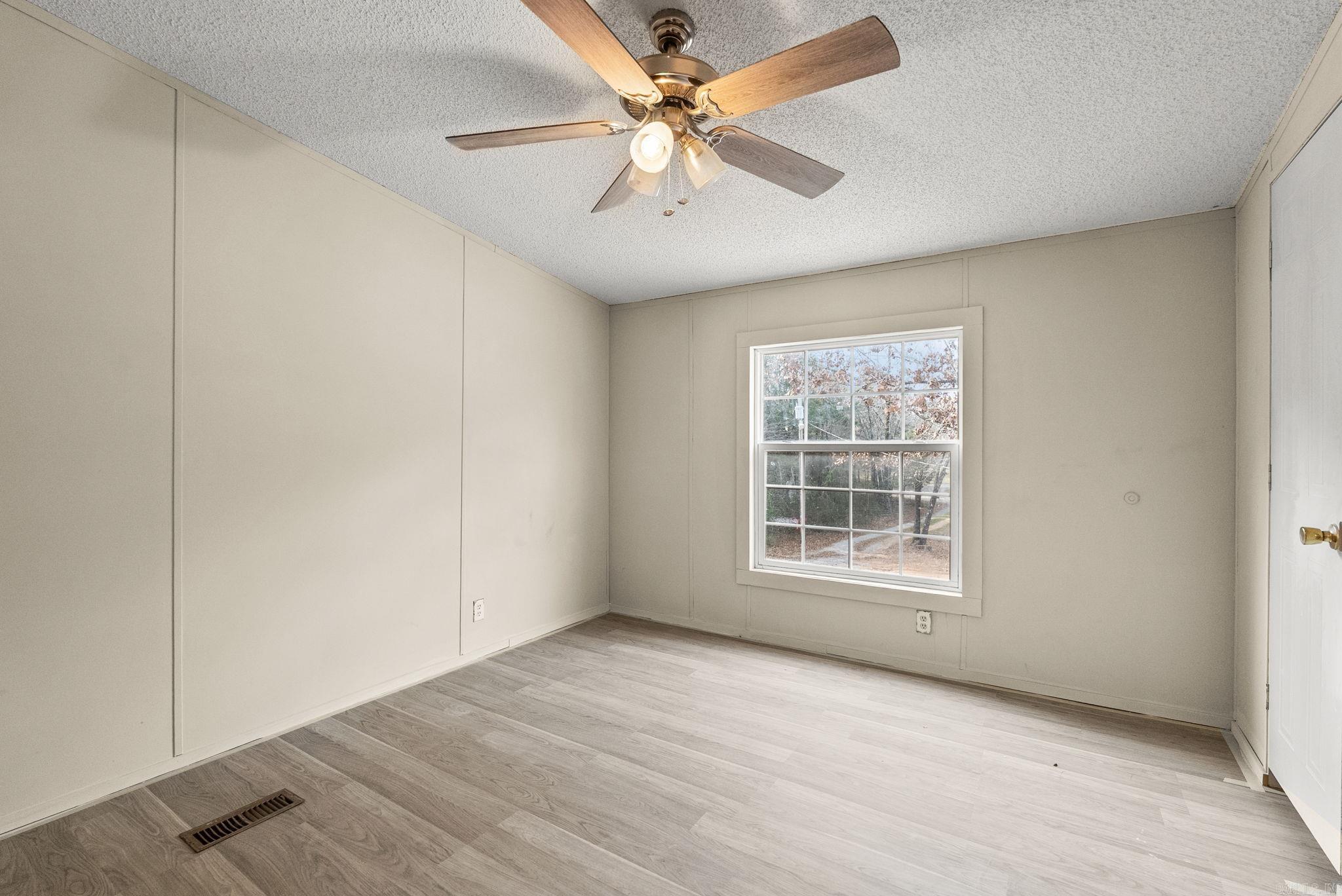 HOLLAND HILLS - Residential