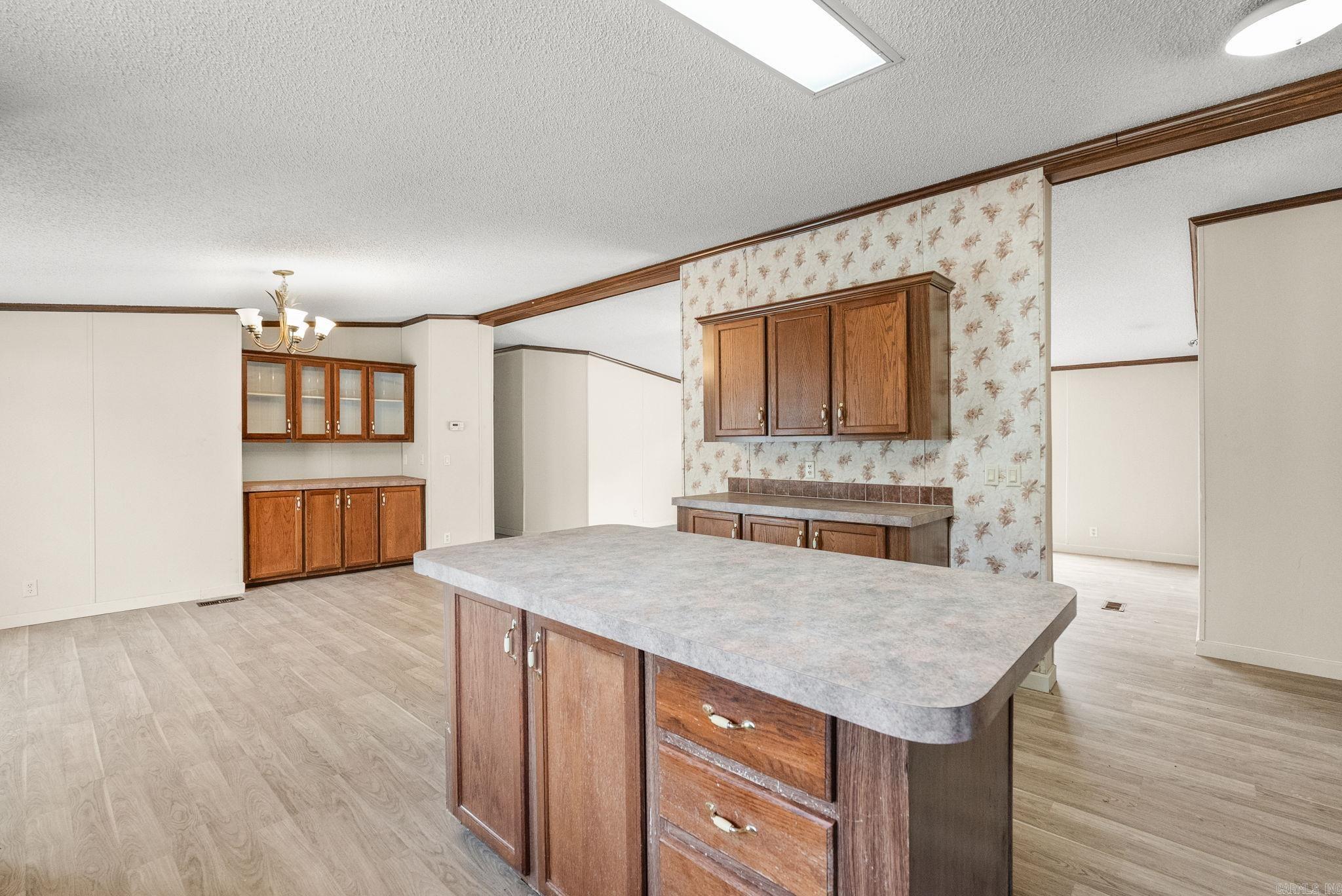 HOLLAND HILLS - Residential