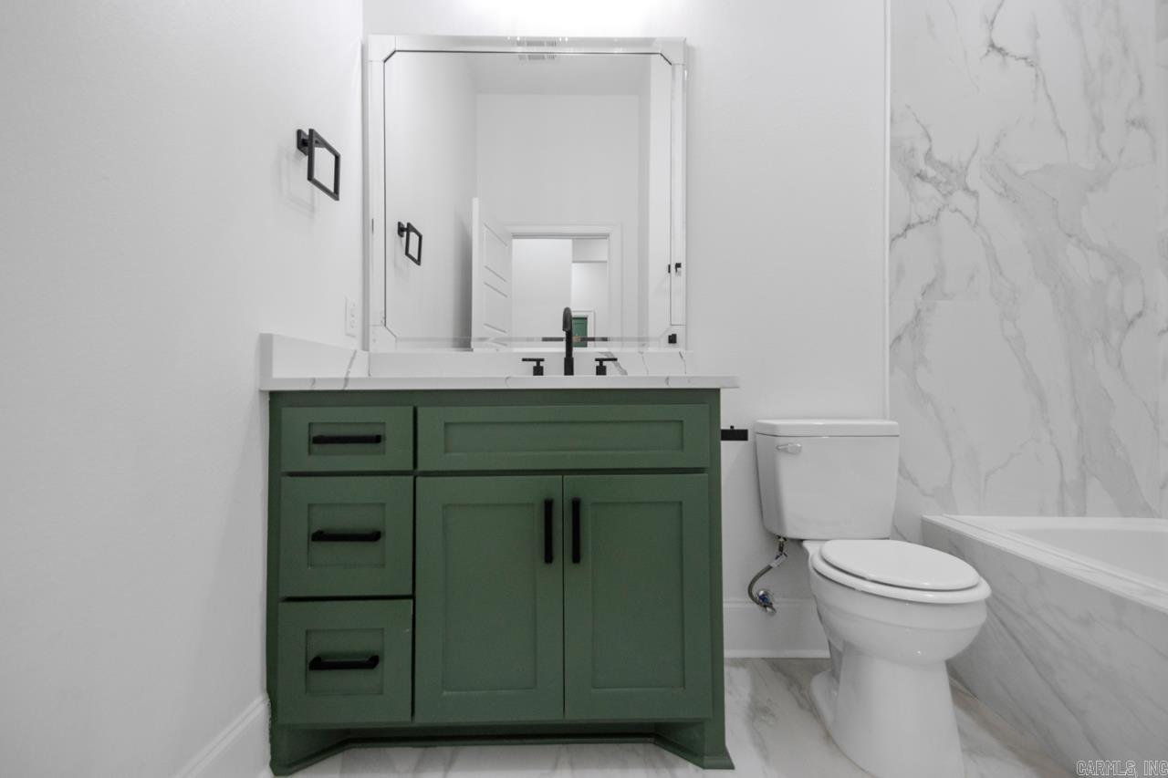 WHISPERING HILLS - Residential