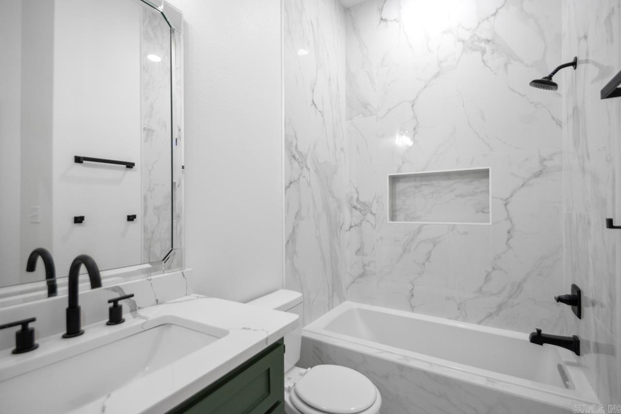 WHISPERING HILLS - Residential