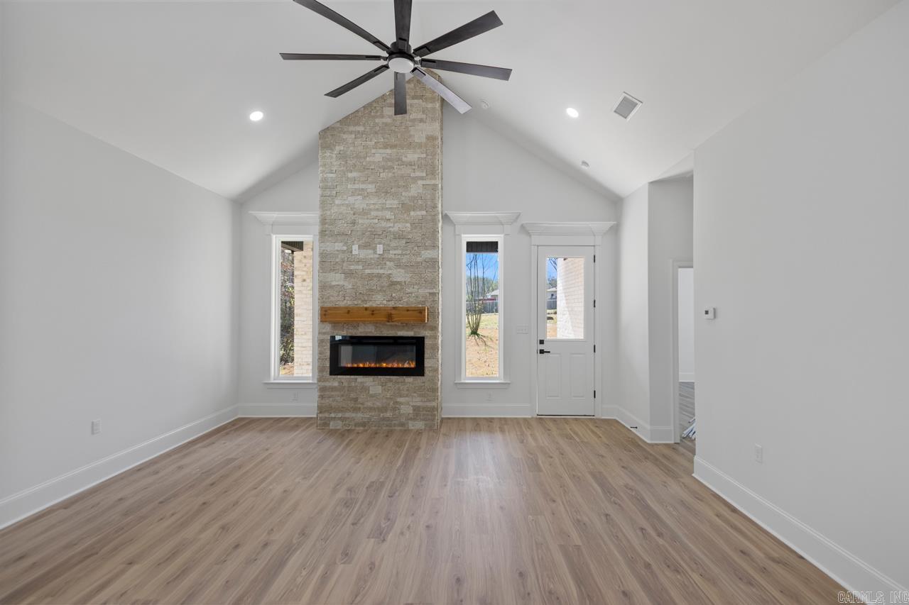 WHISPERING HILLS - Residential