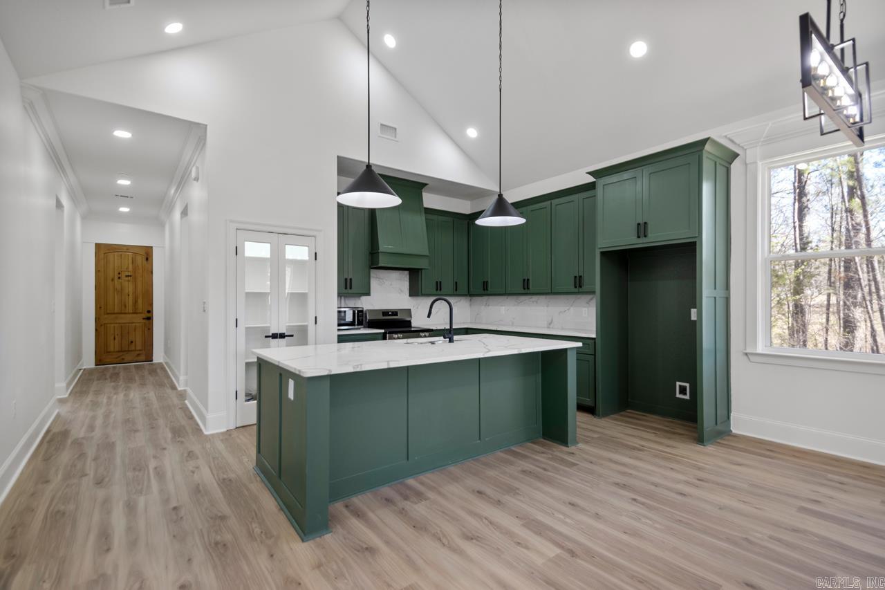 WHISPERING HILLS - Residential