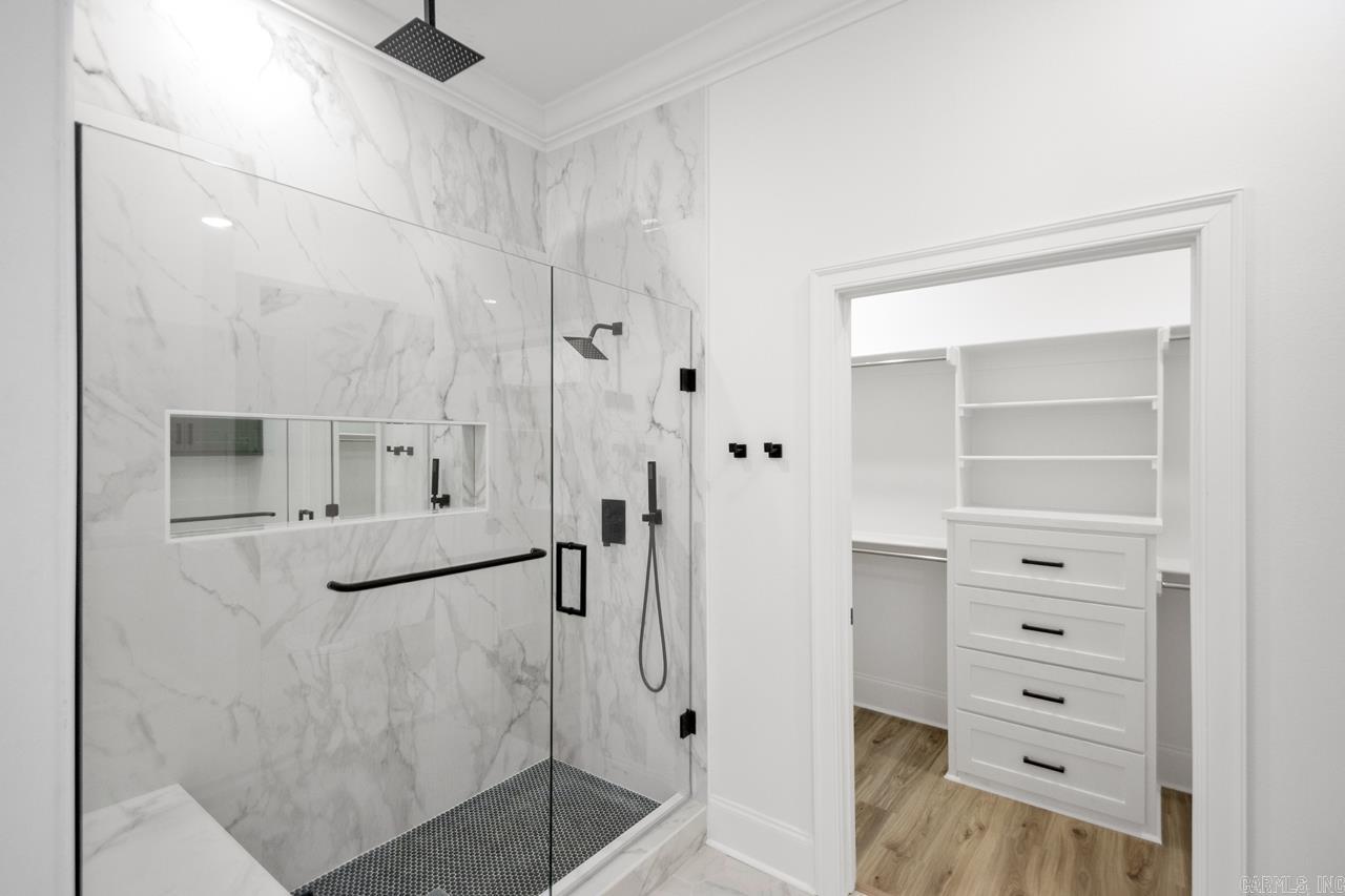 WHISPERING HILLS - Residential