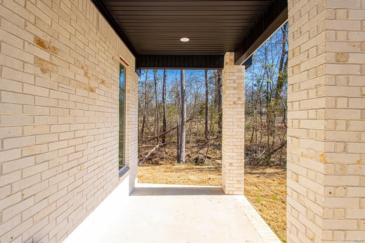 WHISPERING HILLS - Residential