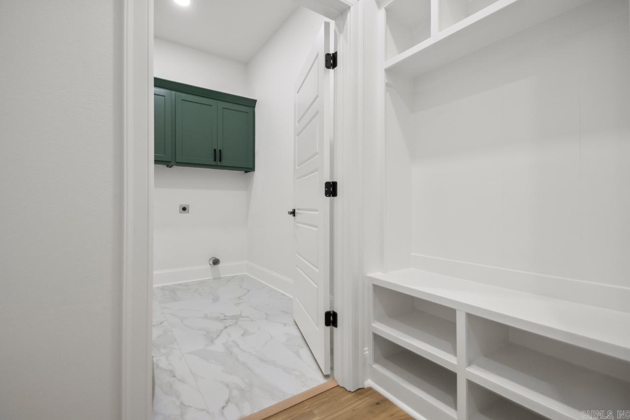 WHISPERING HILLS - Residential