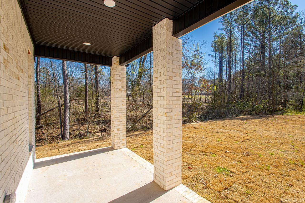 WHISPERING HILLS - Residential