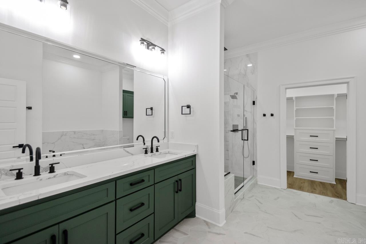 WHISPERING HILLS - Residential