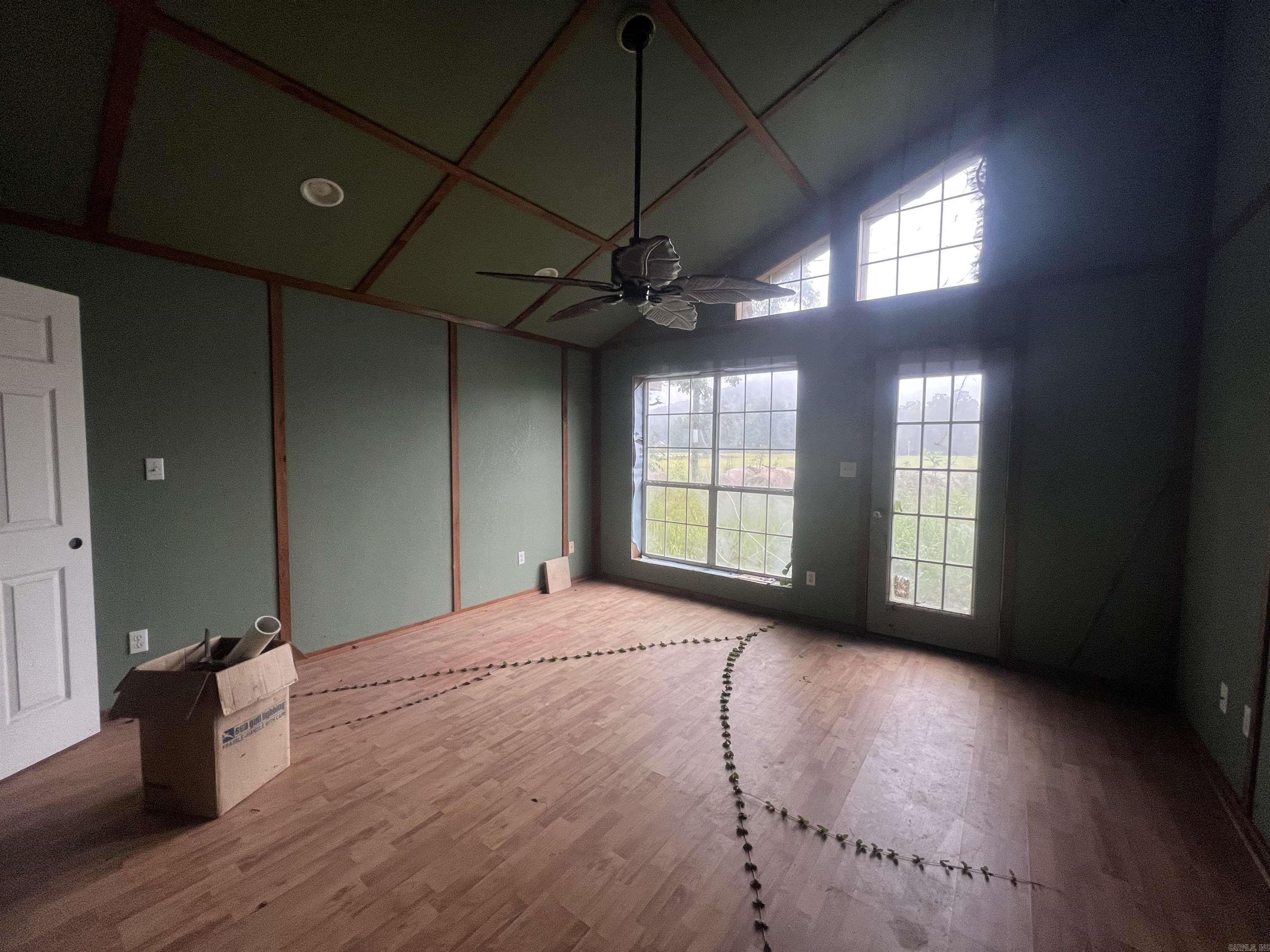 River Oaks River - Residential