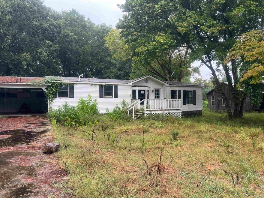 Perfect location and proximity to Little Red River, and not far from Greers Ferry Lake. This house needs someone with a dream and creativity to bring it back to what it was intended to be. SOLD AS IS
