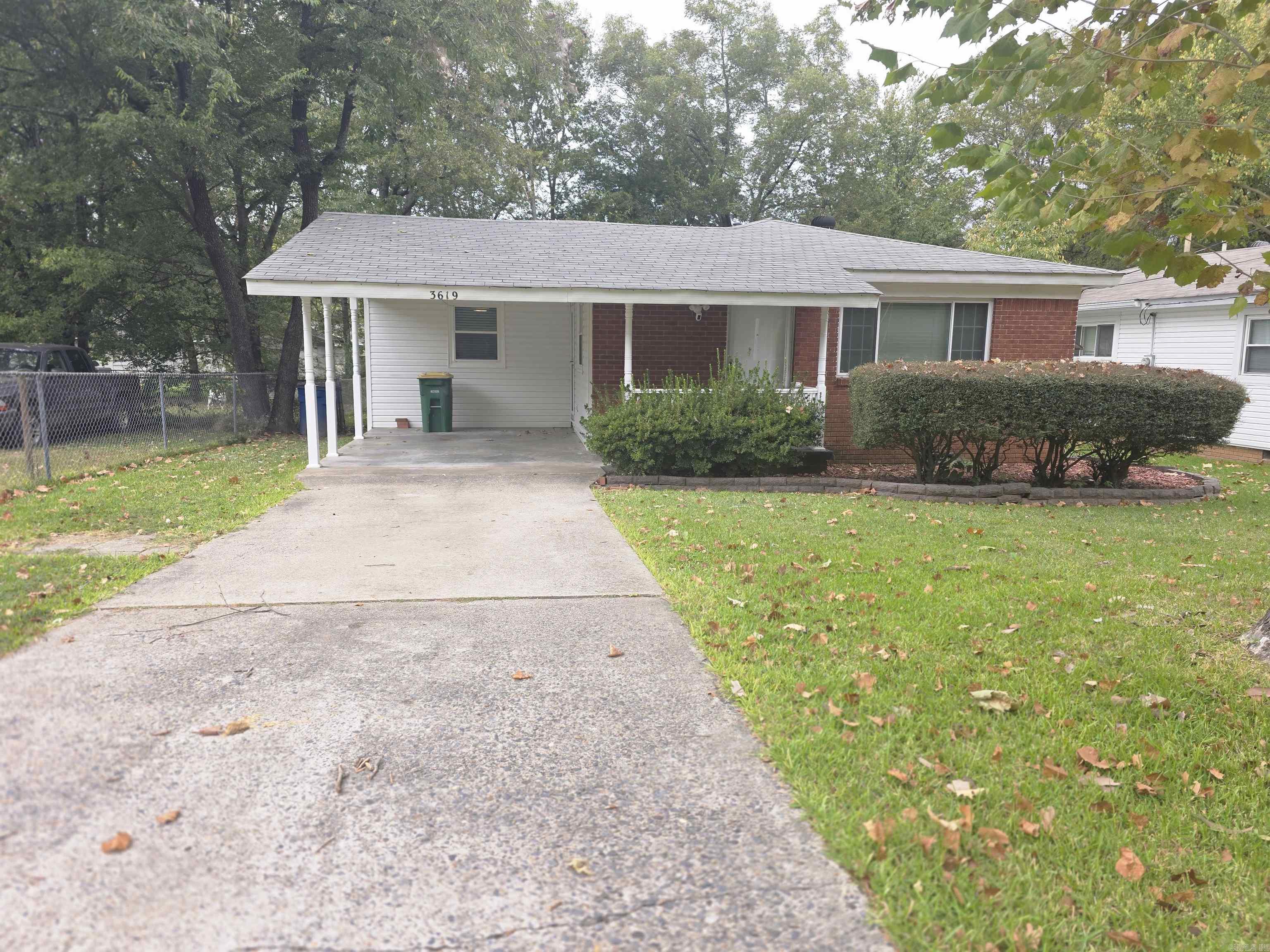This cozy updated 3 bedroom, 1.5 bath home is a must see. Perfect for a Family or Roommates