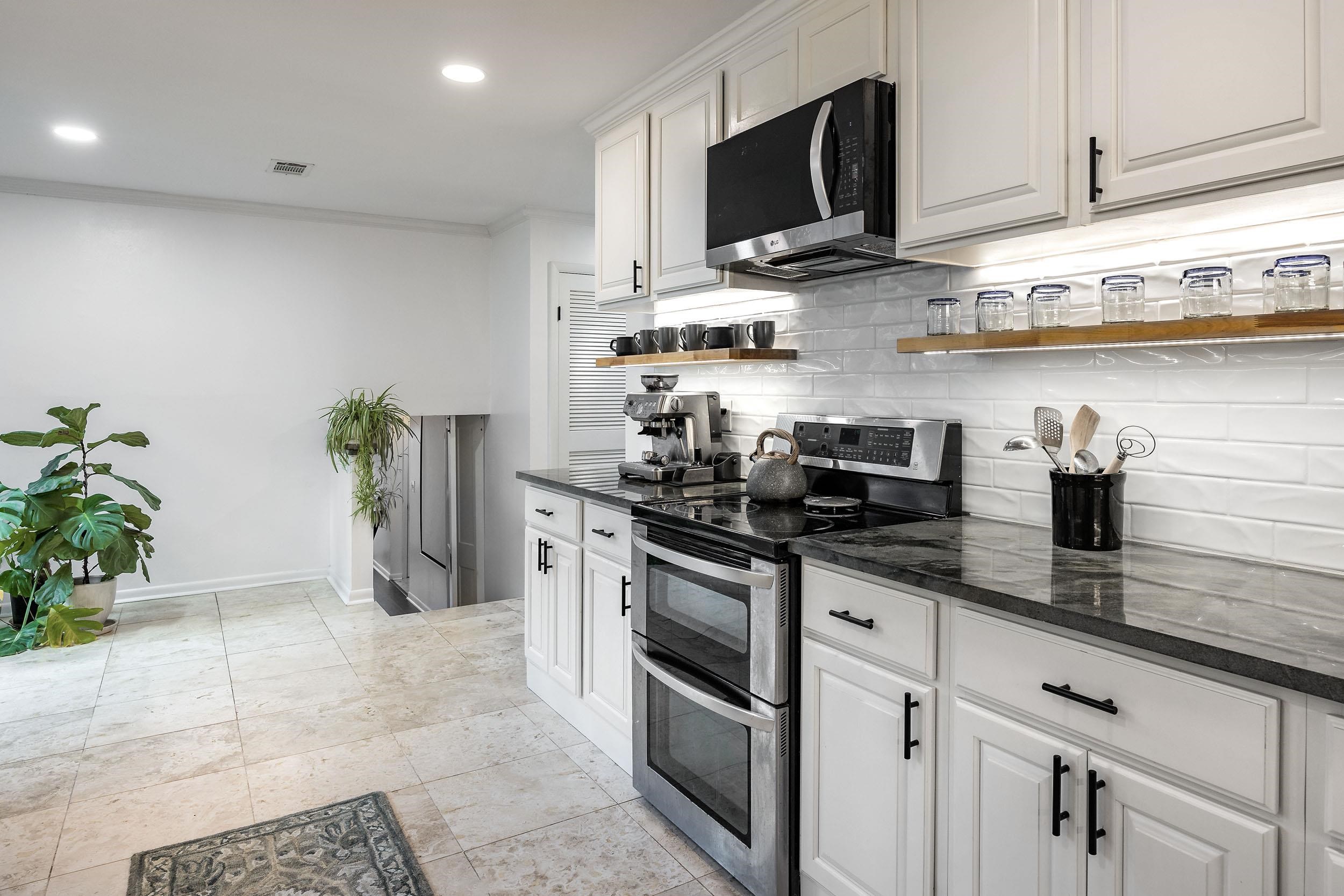 MARLOWE MANOR - Residential