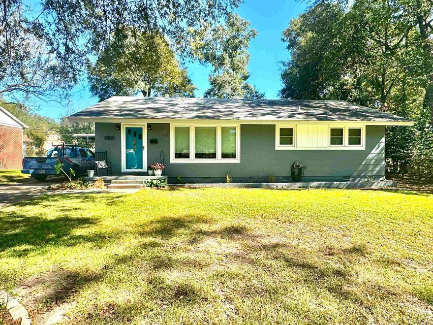 Located in the quite Thompson Heights area of town, this house would be perfect whether you are a first time home-buyer, looking to retire, or even expanding for your growing family. The home features modest, yet beautiful landscaping, a large fenced in backyard with a new privacy fence, and plenty of character. All that it needs is YOU!