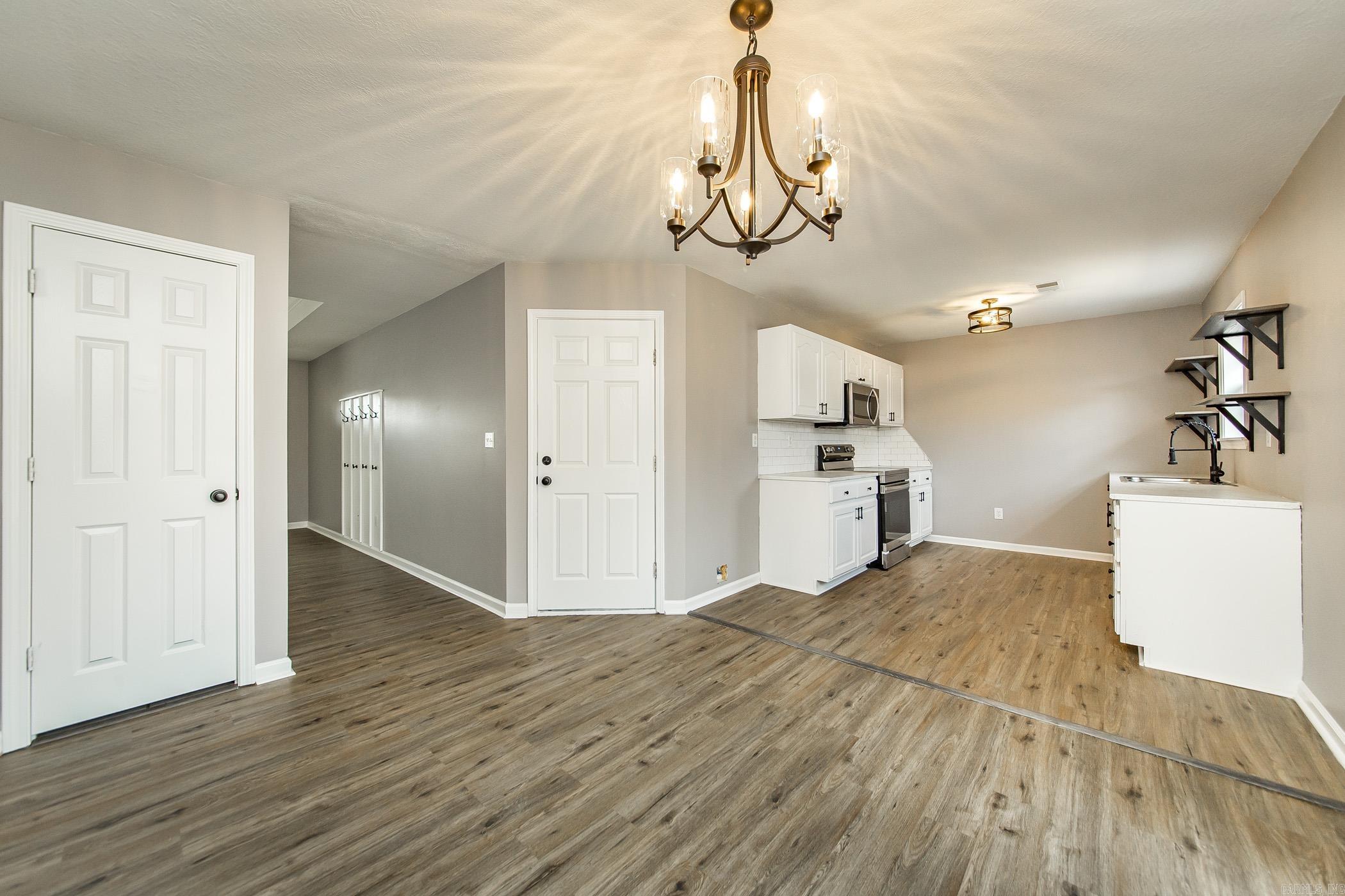 DEERFIELD ESTATES - Residential