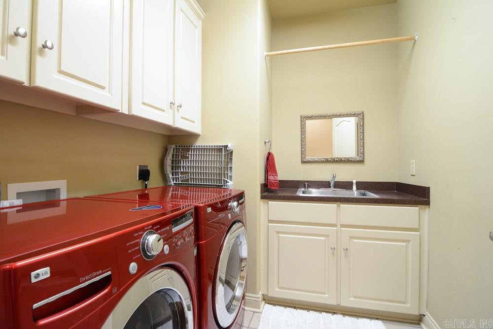 WELLINGTON PLACE - Residential