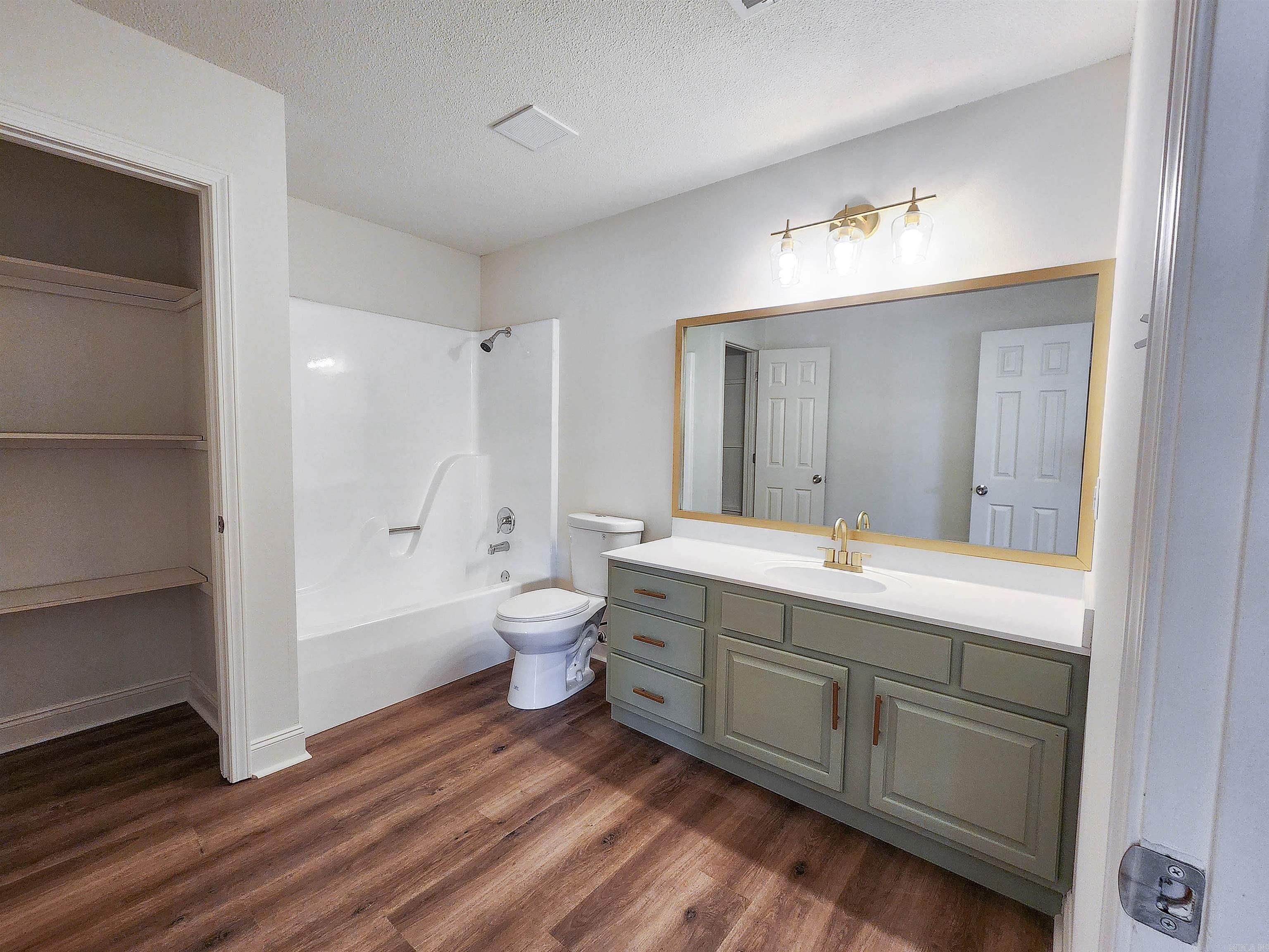 SHADY MEADOW - Residential