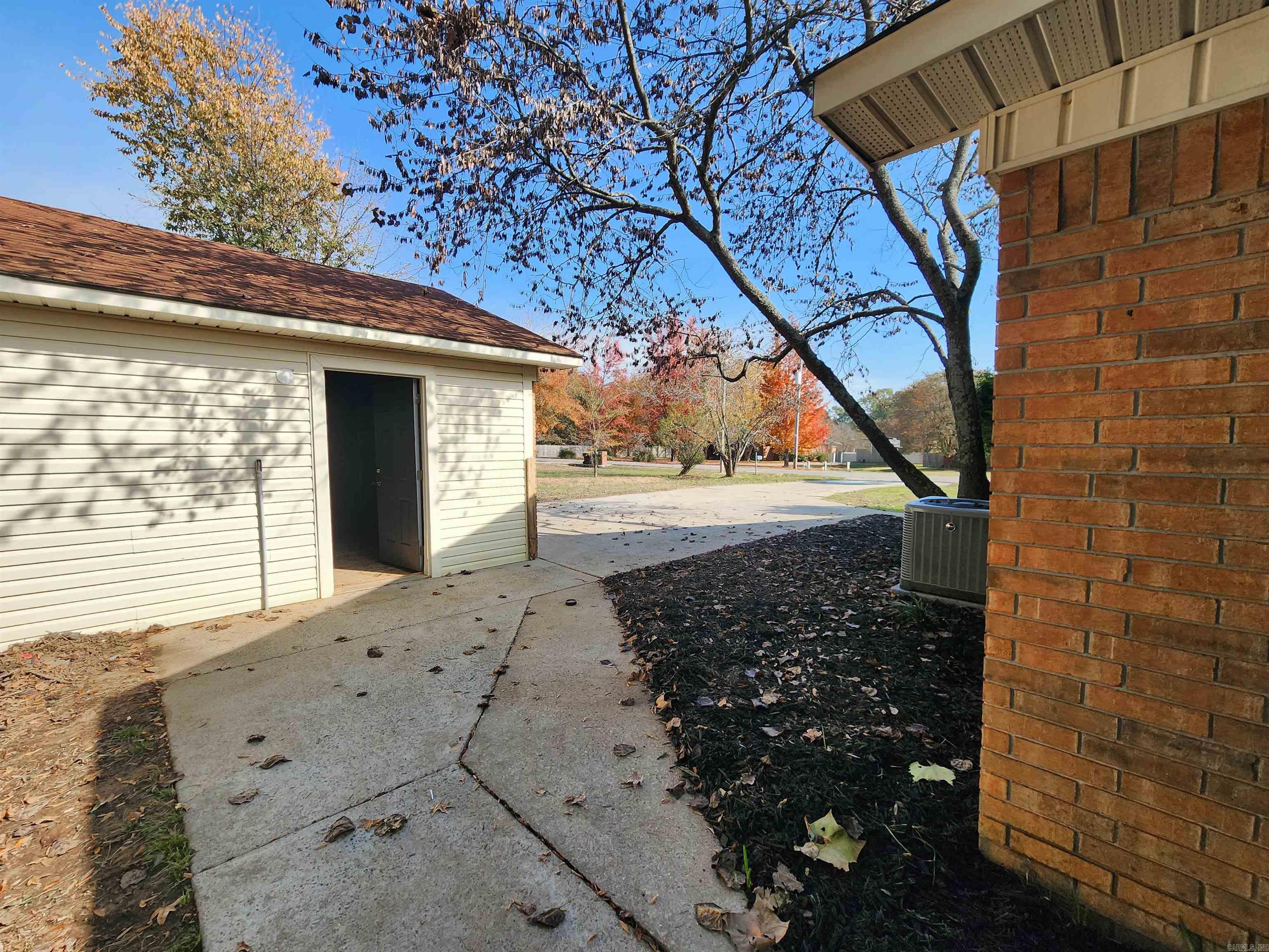 SHADY MEADOW - Residential