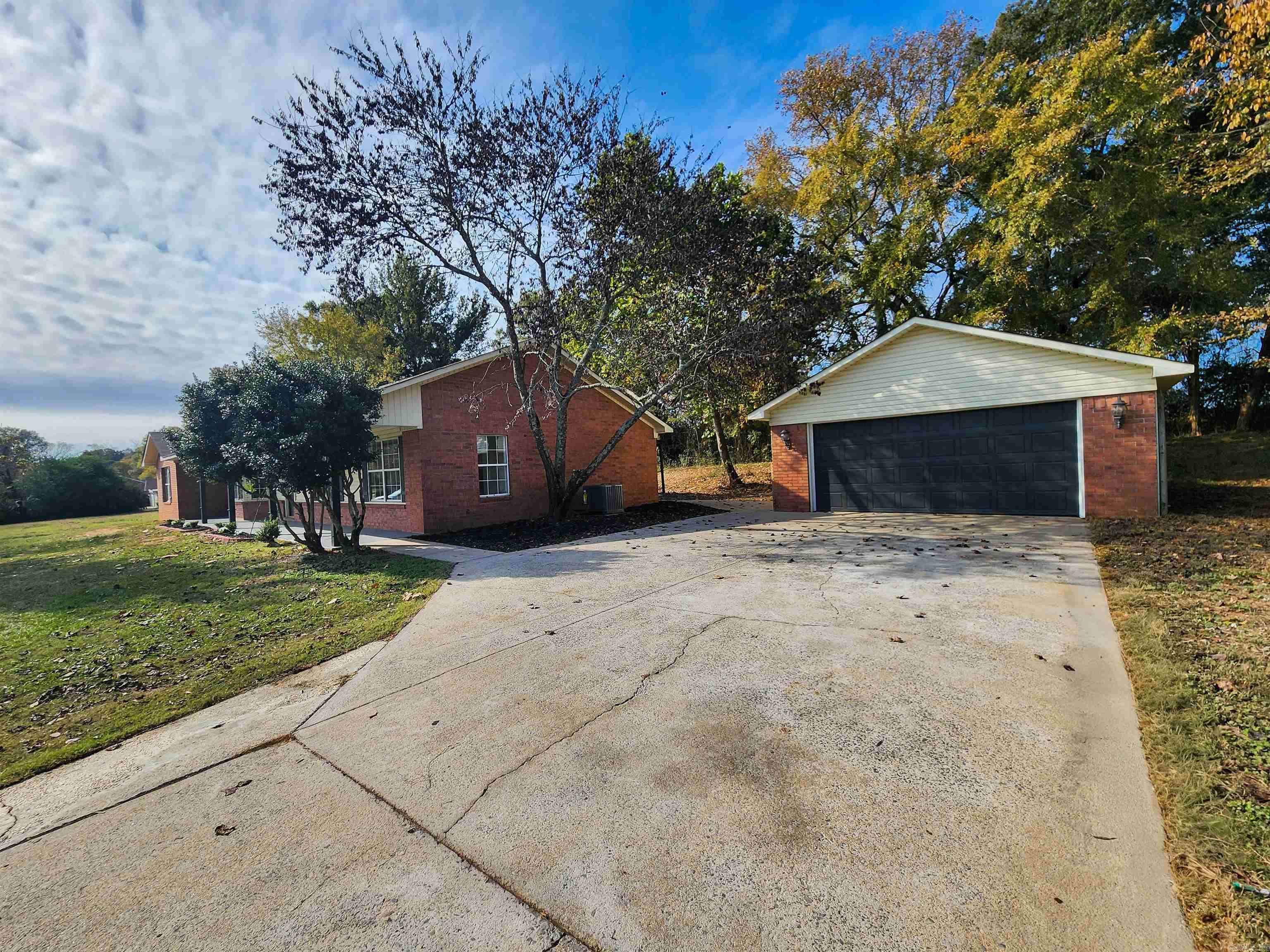 SHADY MEADOW - Residential