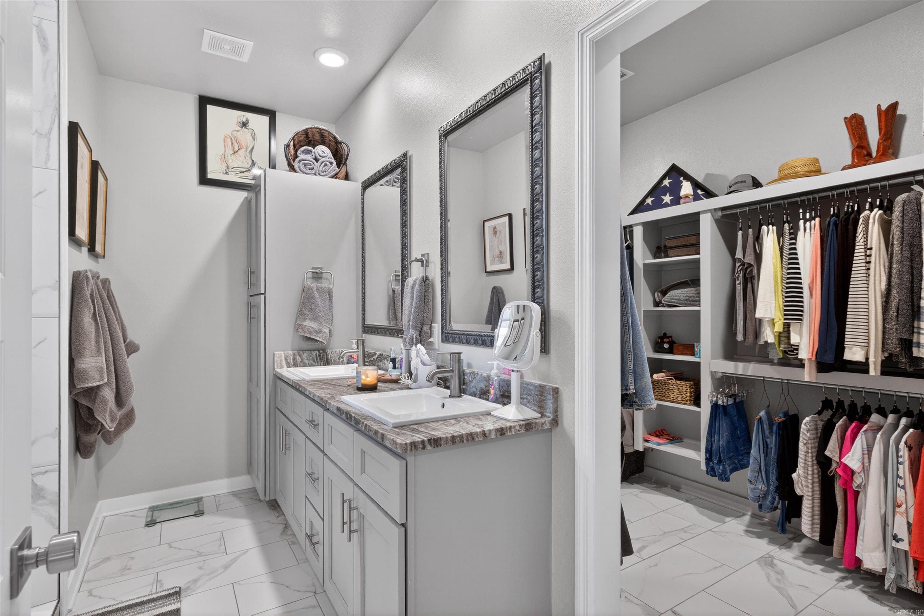 CACERES - Residential