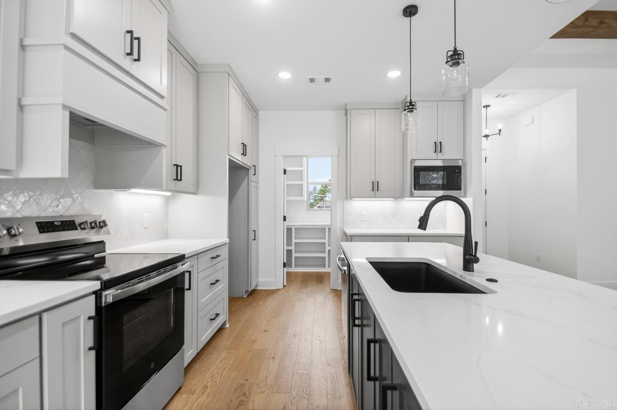 EAGLE RIDGE ESTATES - Residential