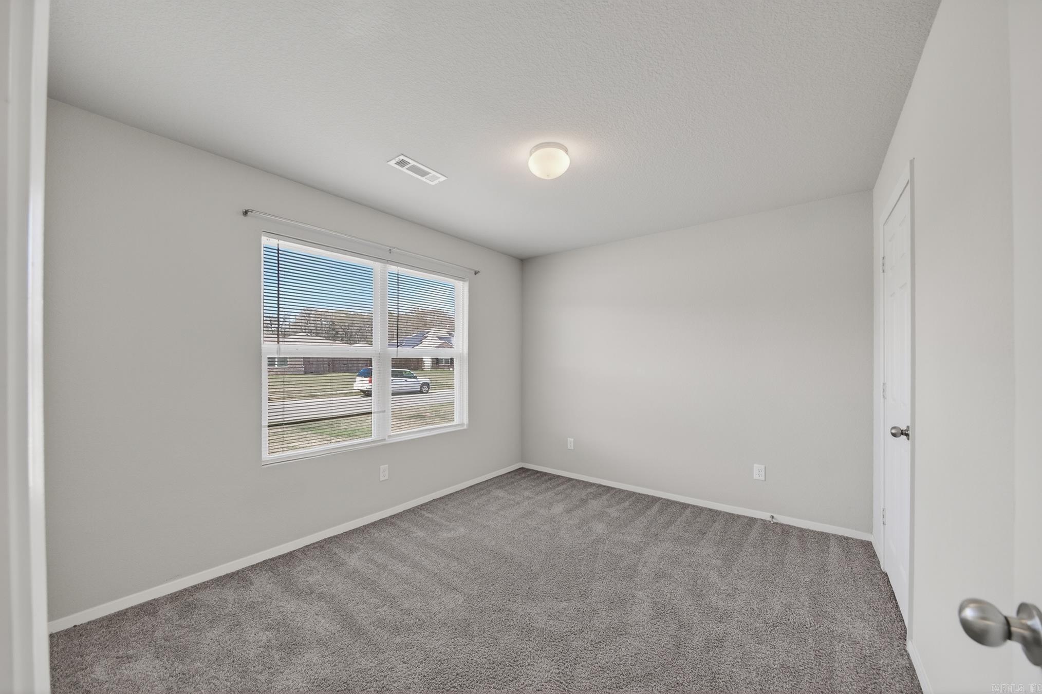 OAKLAND GROVE ESTATES - Residential Lease