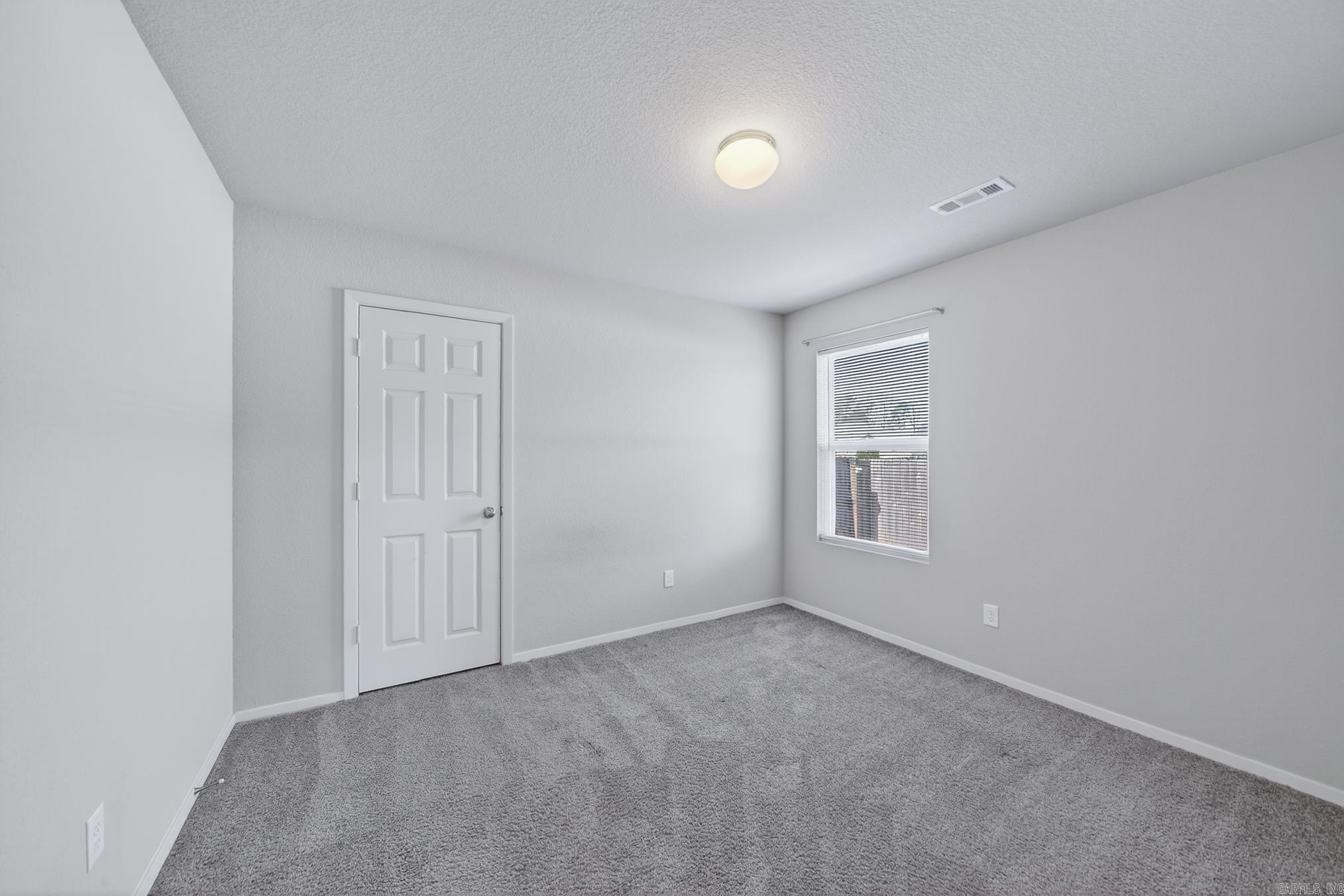 OAKLAND GROVE ESTATES - Residential Lease