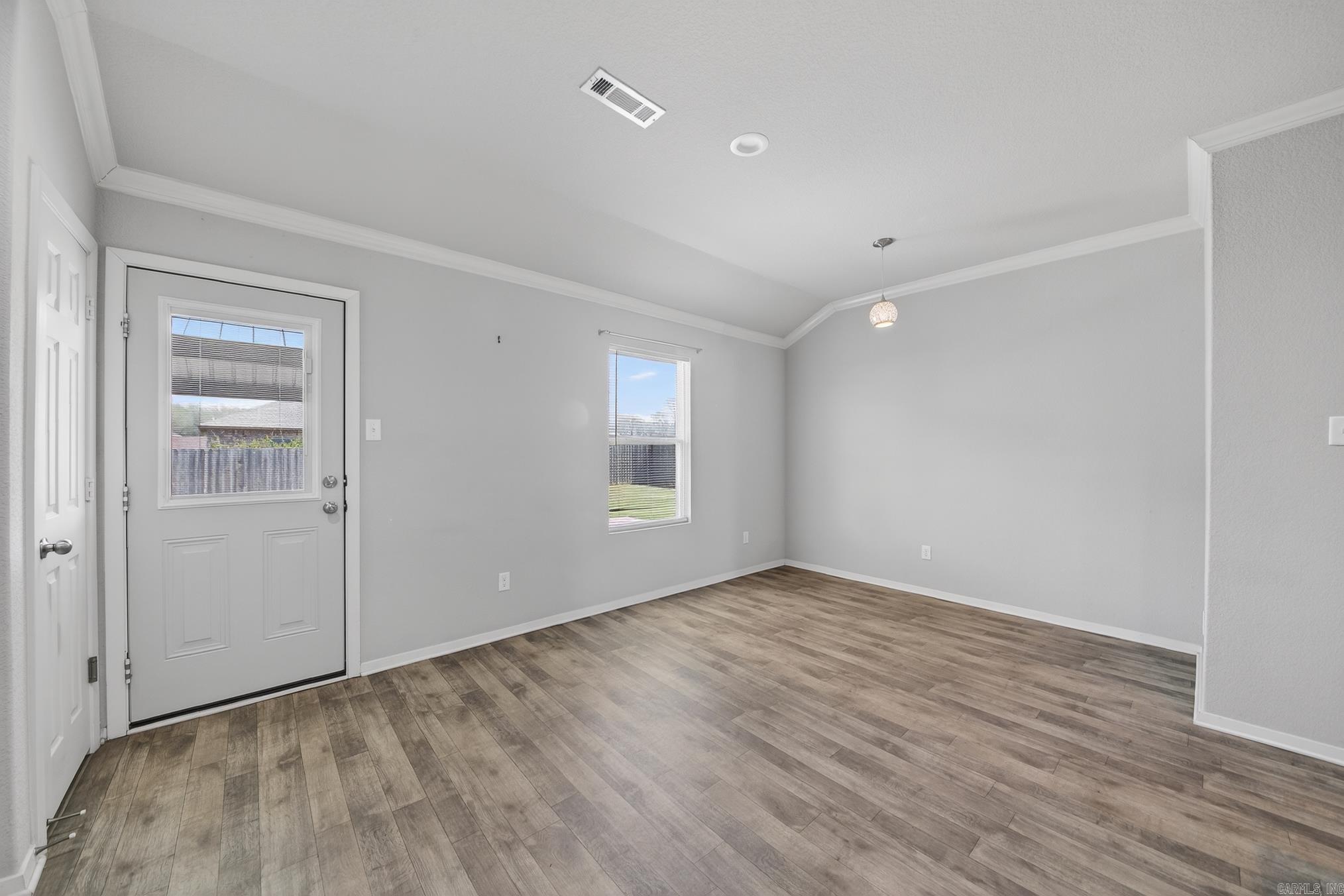 OAKLAND GROVE ESTATES - Residential Lease