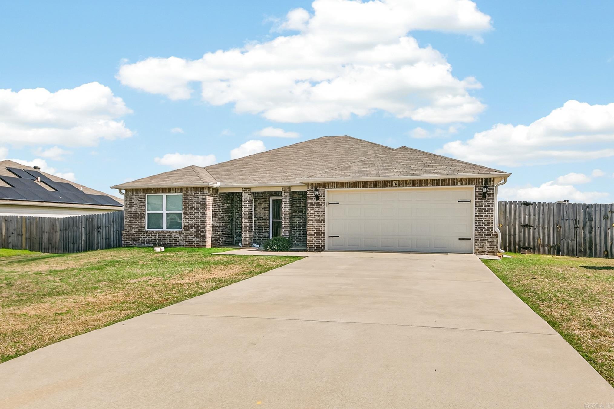 OAKLAND GROVE ESTATES - Residential Lease