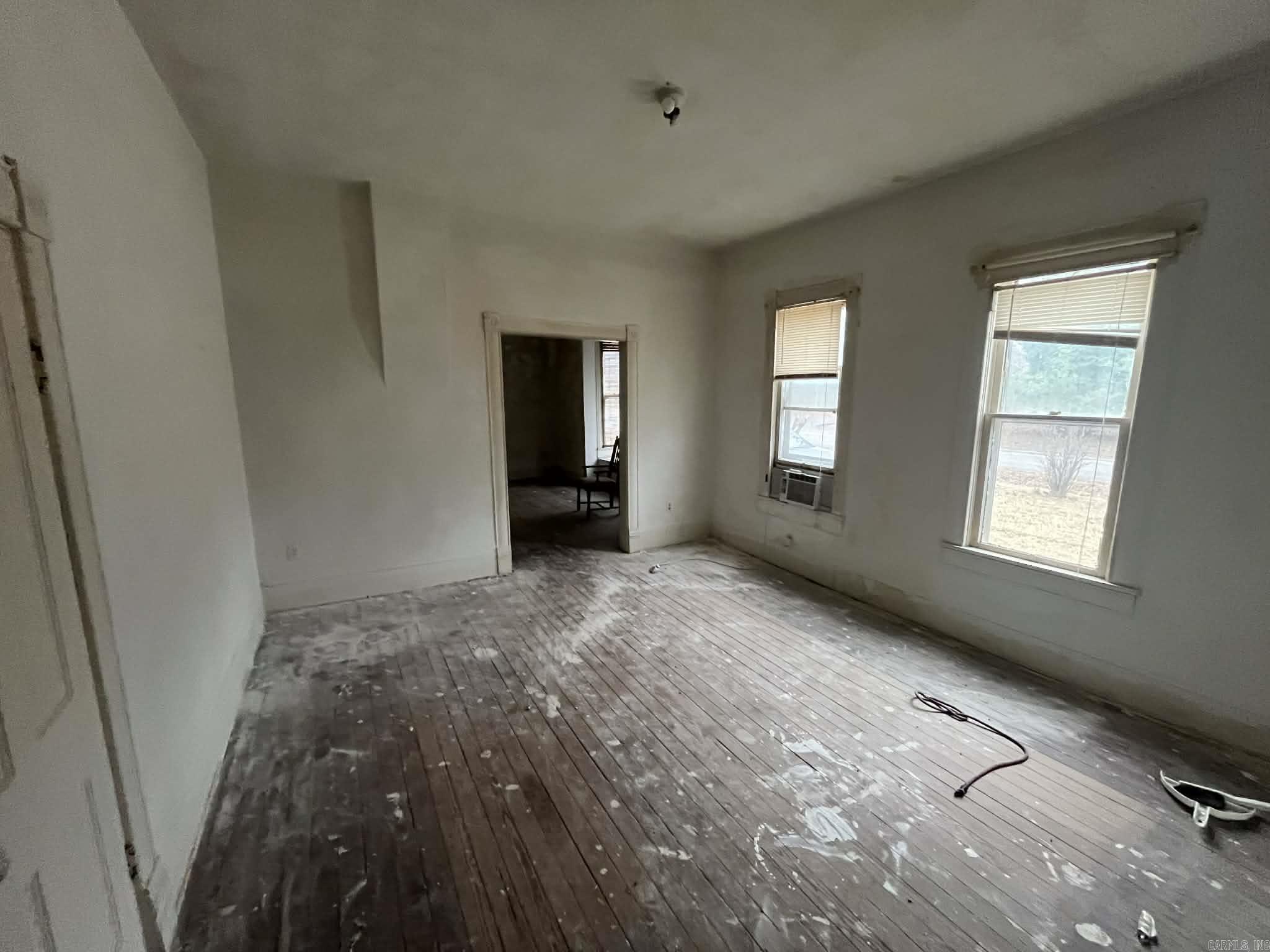 Mena Original - Residential