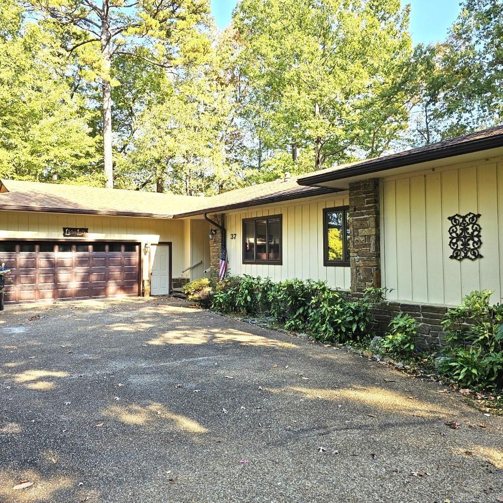 Lots of space, well built home on Cortez Golf Course with approximately 2900 sq. feet of heated and cooled space.  3 Bedrooms 2 1/2 Baths, large kitchen with center island, breakfast area and dining room.  Family room and living room, large deck across the back and good golf course view.  2 Car Garage with a circle drive