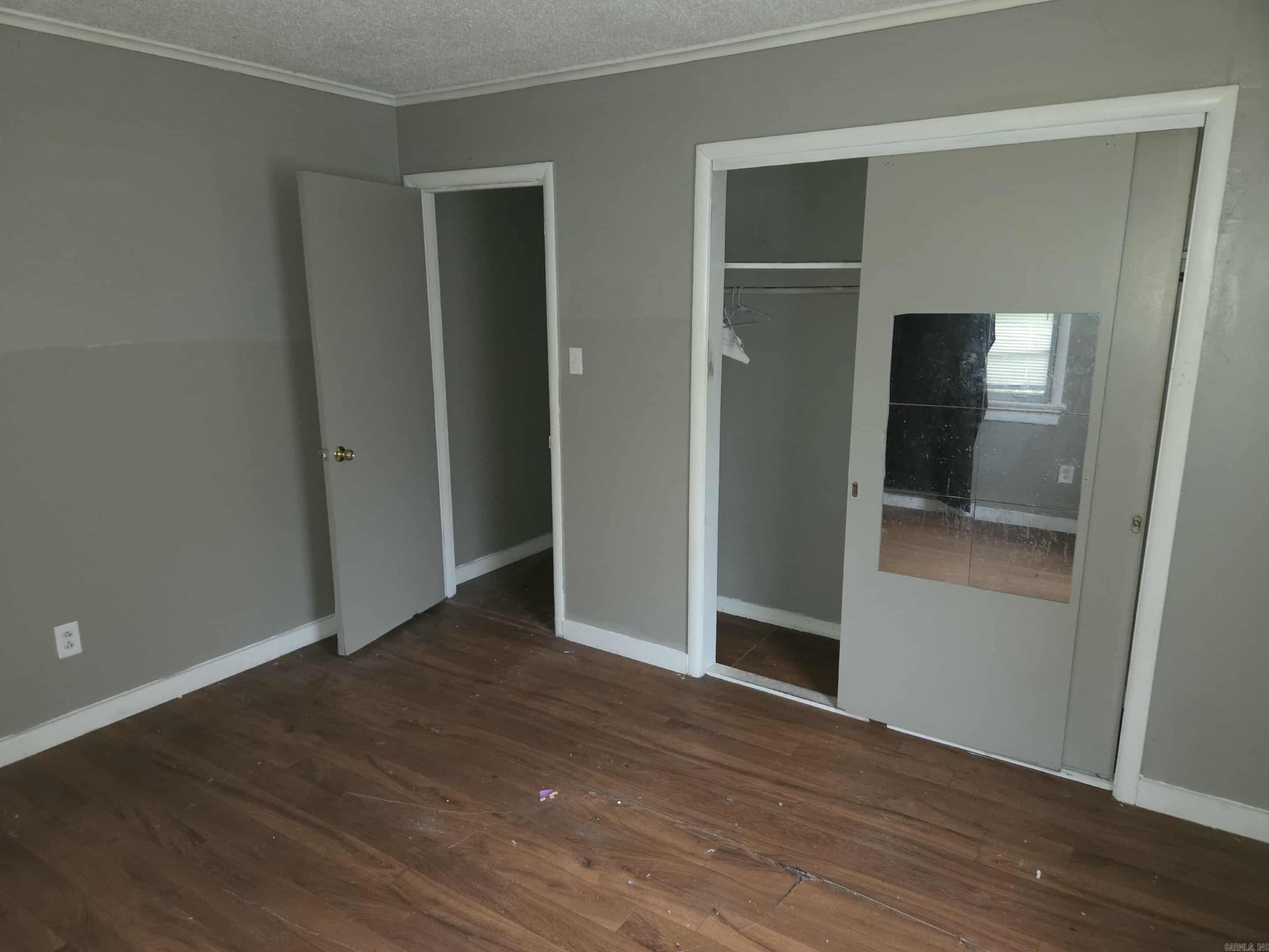 SHADY GROVE - Residential