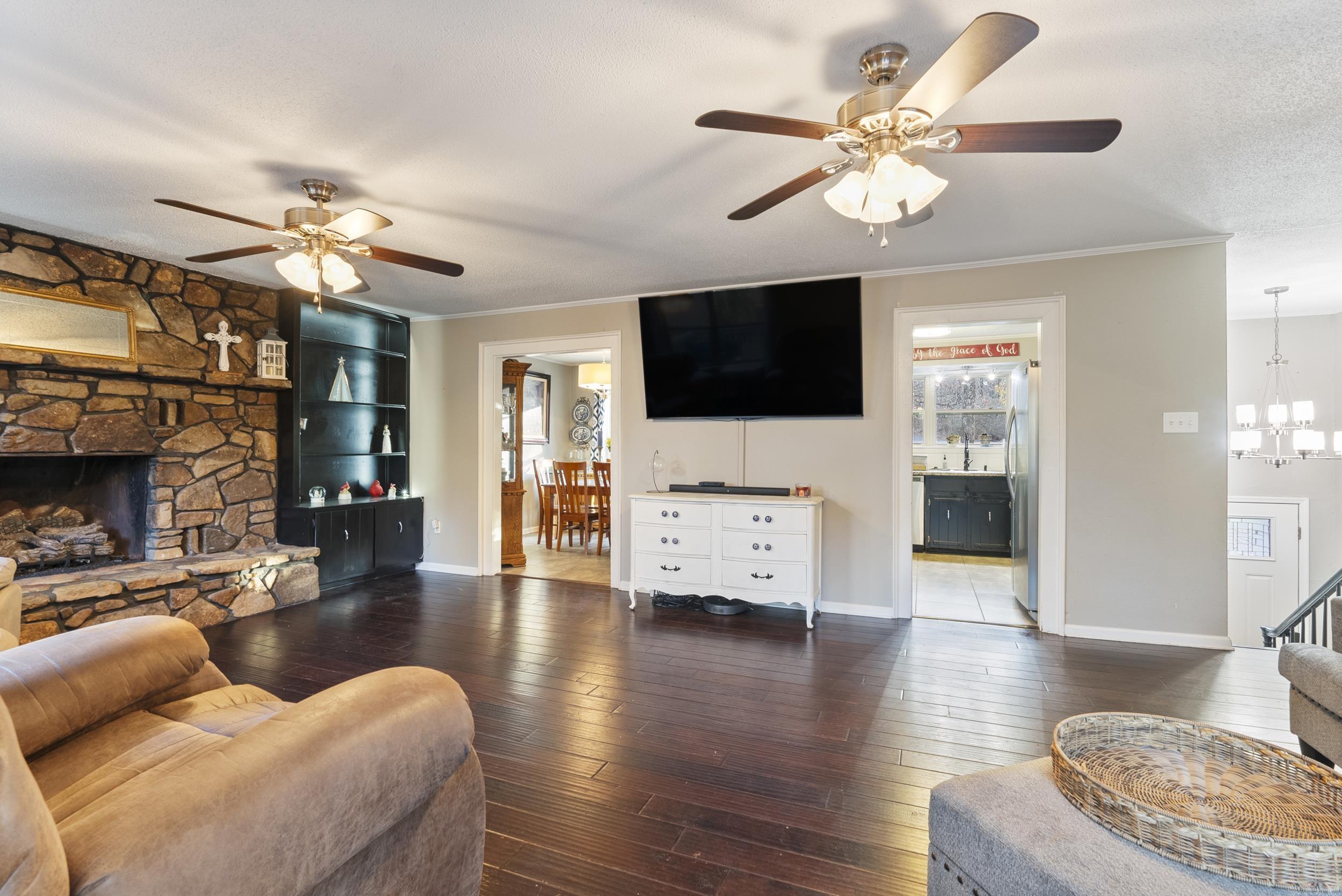 TREASURE HILL - Residential